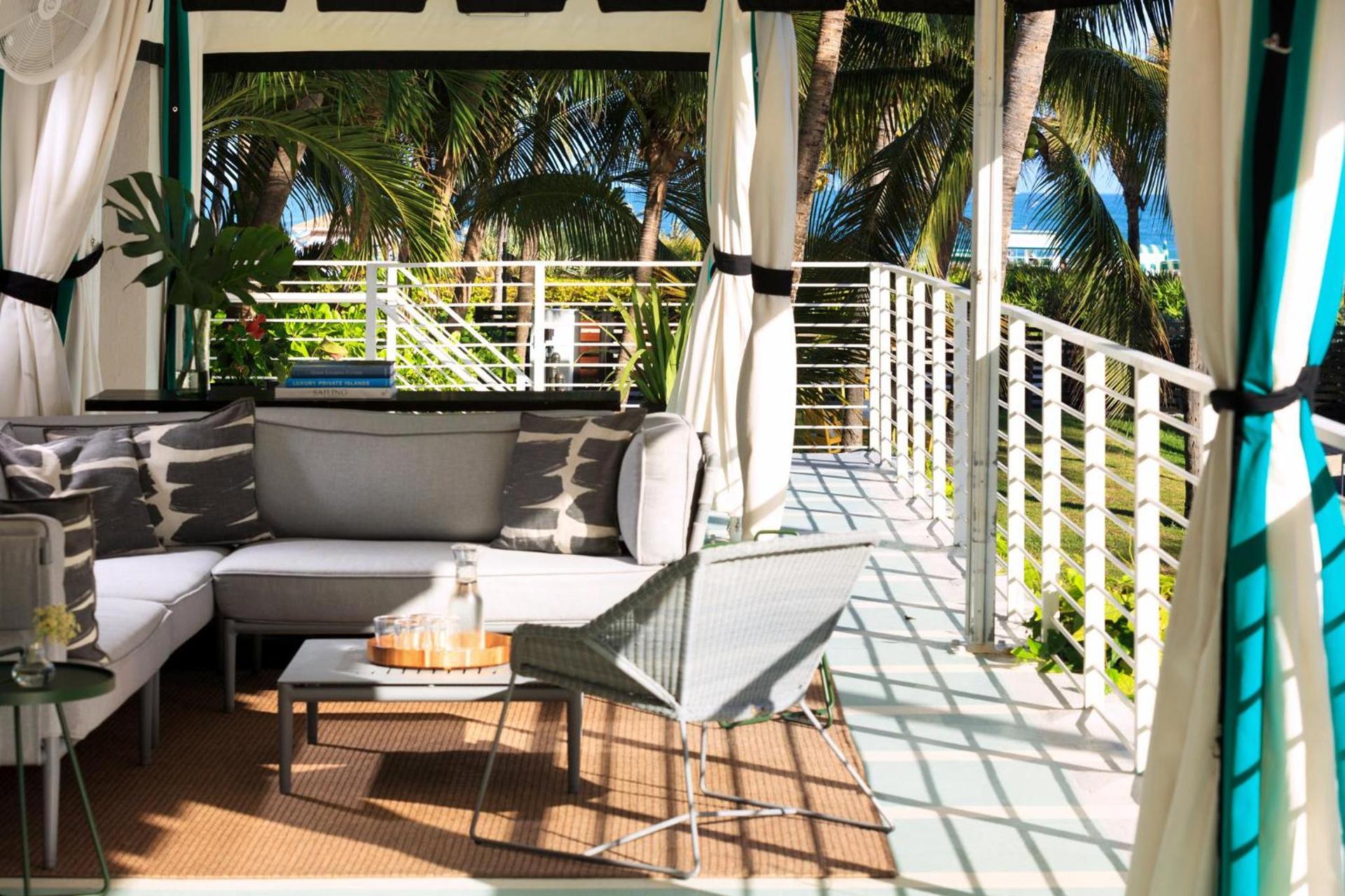 Kimpton Surfcomber Hotel by IHG photo 50