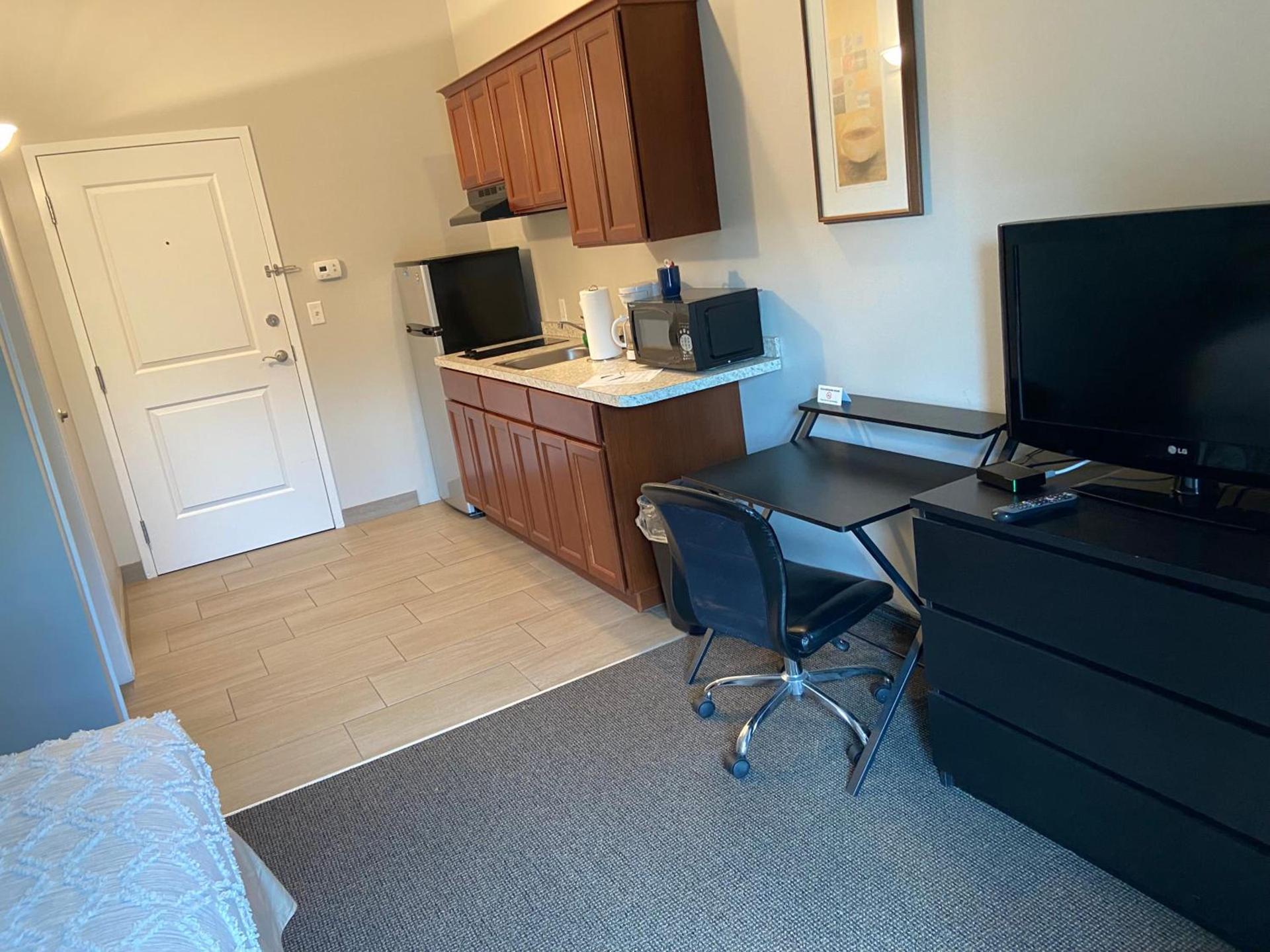Brinton Suites photo 47
