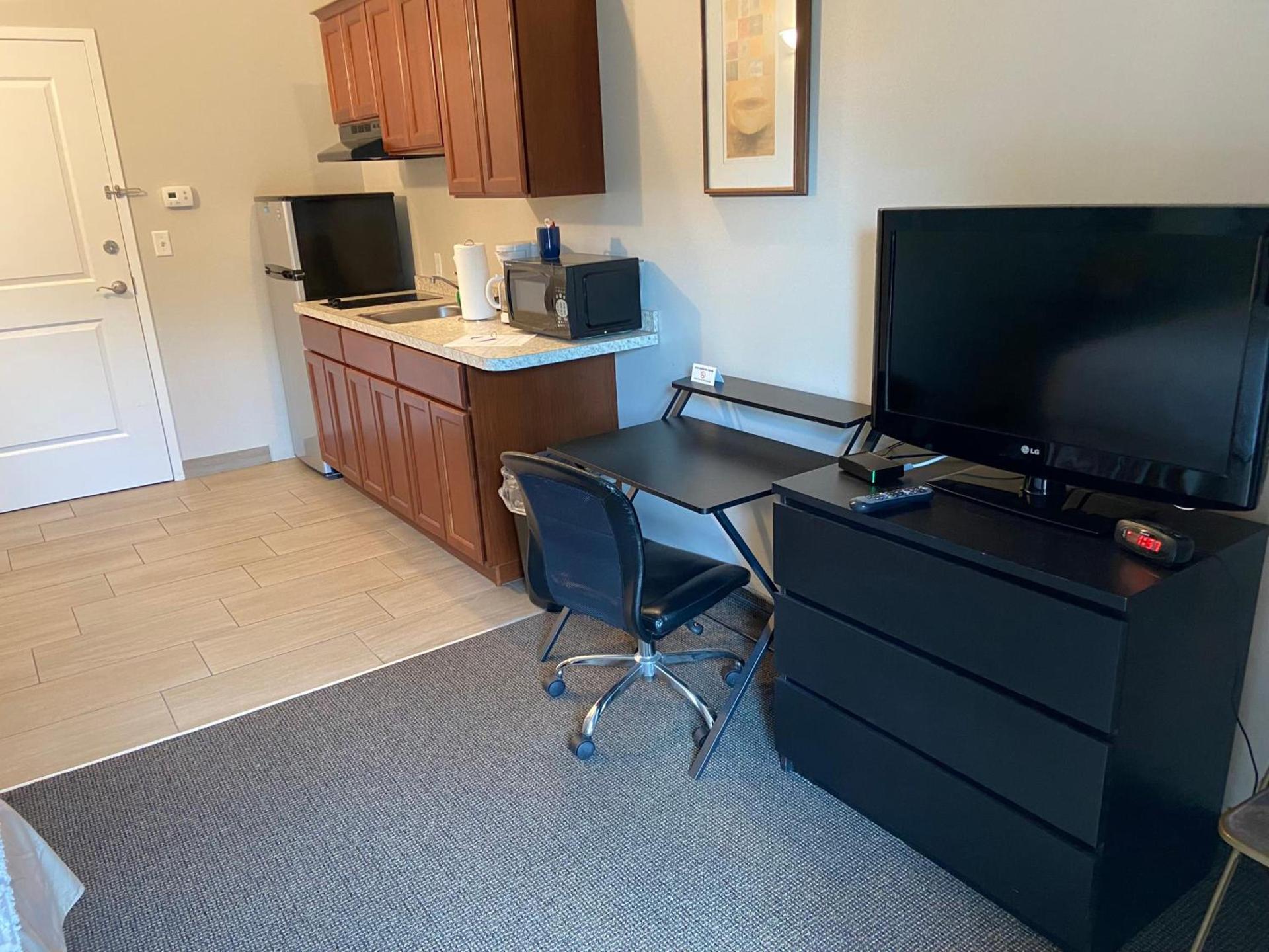 Brinton Suites photo 46