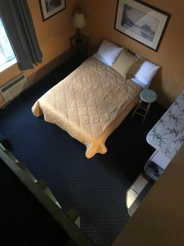 Smokey Point Motor Inn photo 60