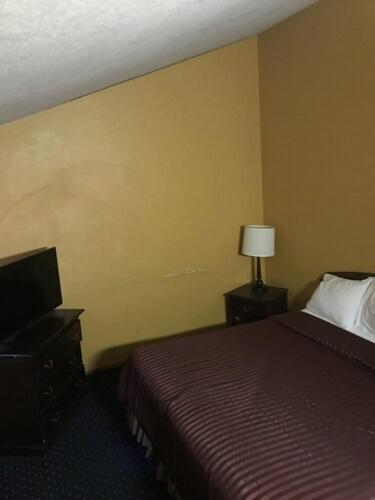 Smokey Point Motor Inn photo 63
