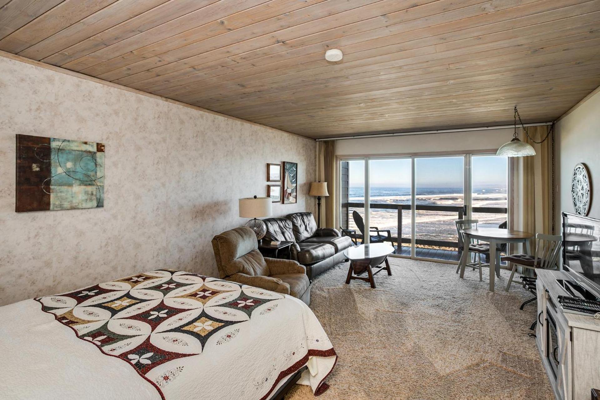 Lanai at the Cove photo 24