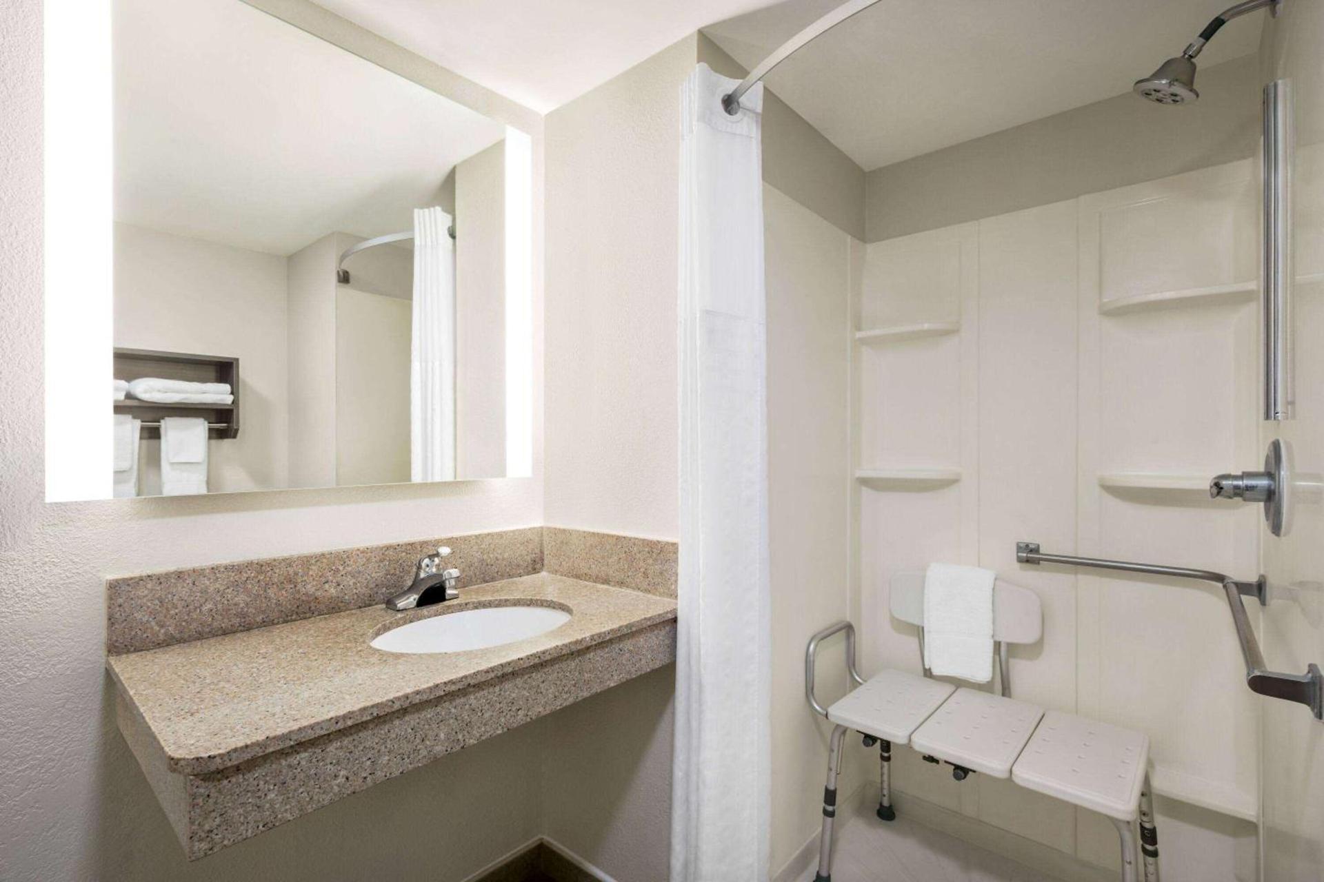 Ramada by Wyndham Allentown Bethlehem photo 30