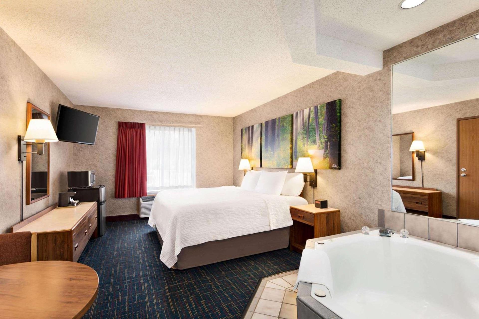 Days Inn by Wyndham Hurley photo 21