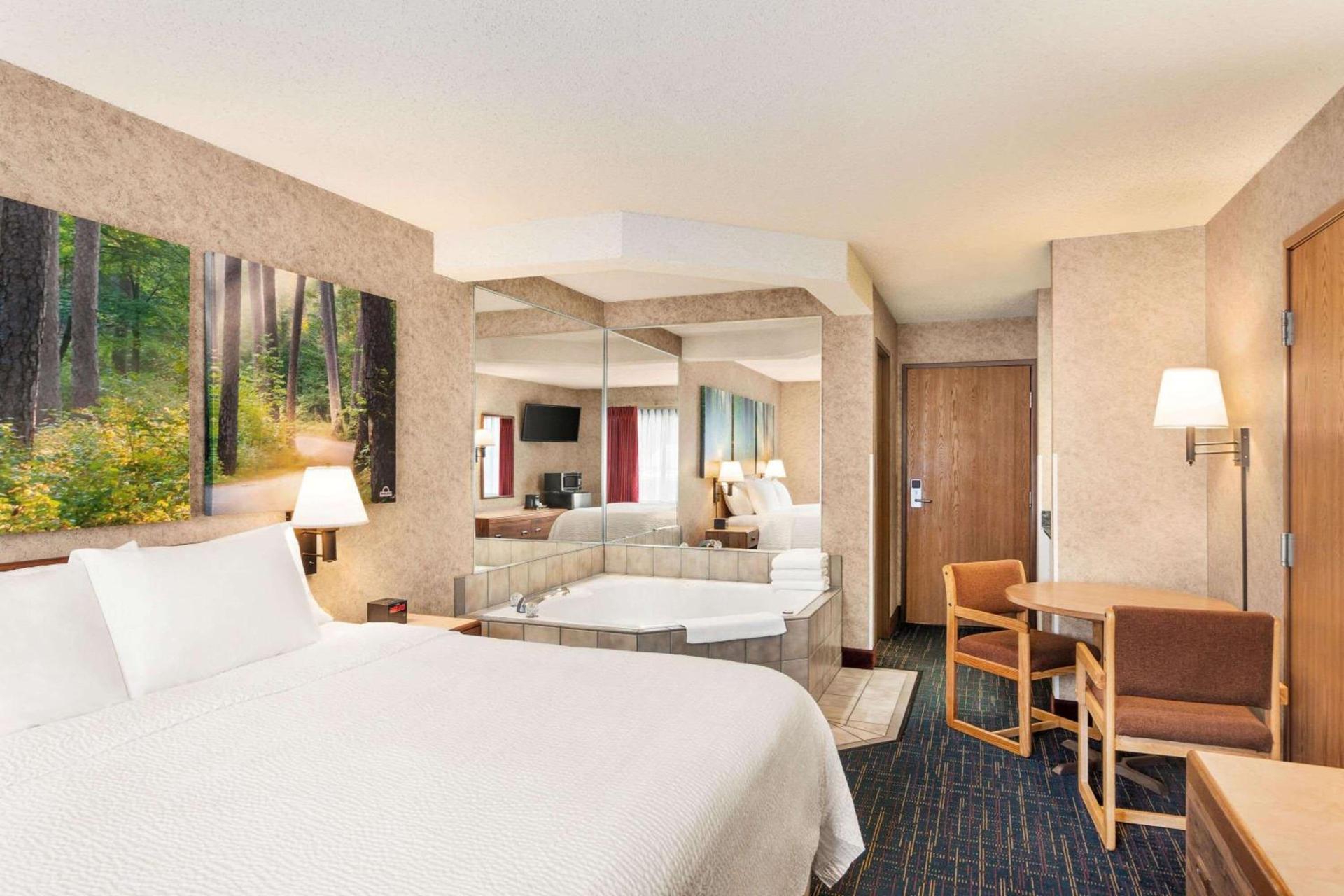 Days Inn by Wyndham Hurley photo 23