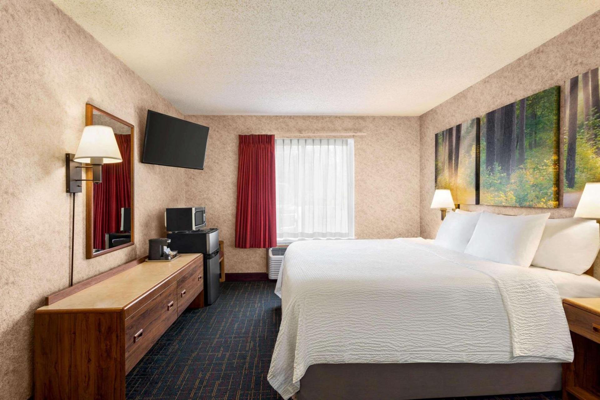 Days Inn by Wyndham Hurley photo 22