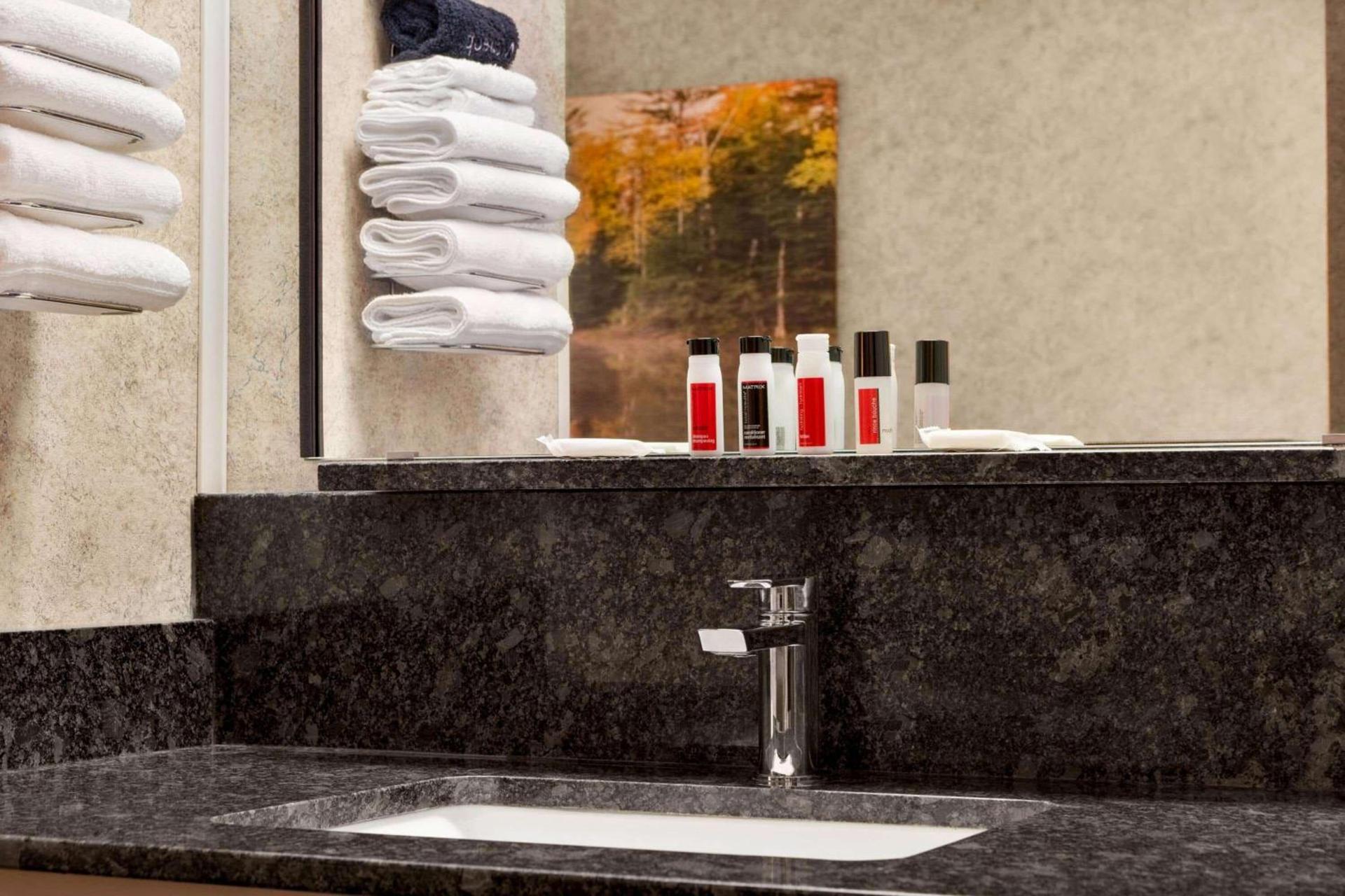 Days Inn by Wyndham Hurley photo 20