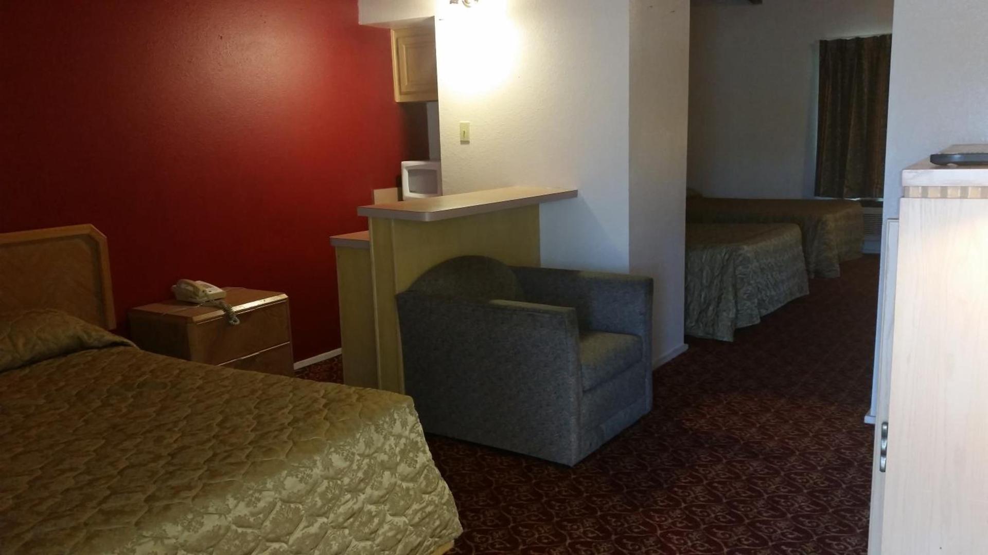 Executive Inn and Suites Waxahachie photo 4