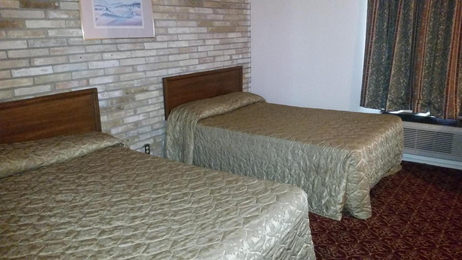 Executive Inn and Suites Waxahachie photo 14