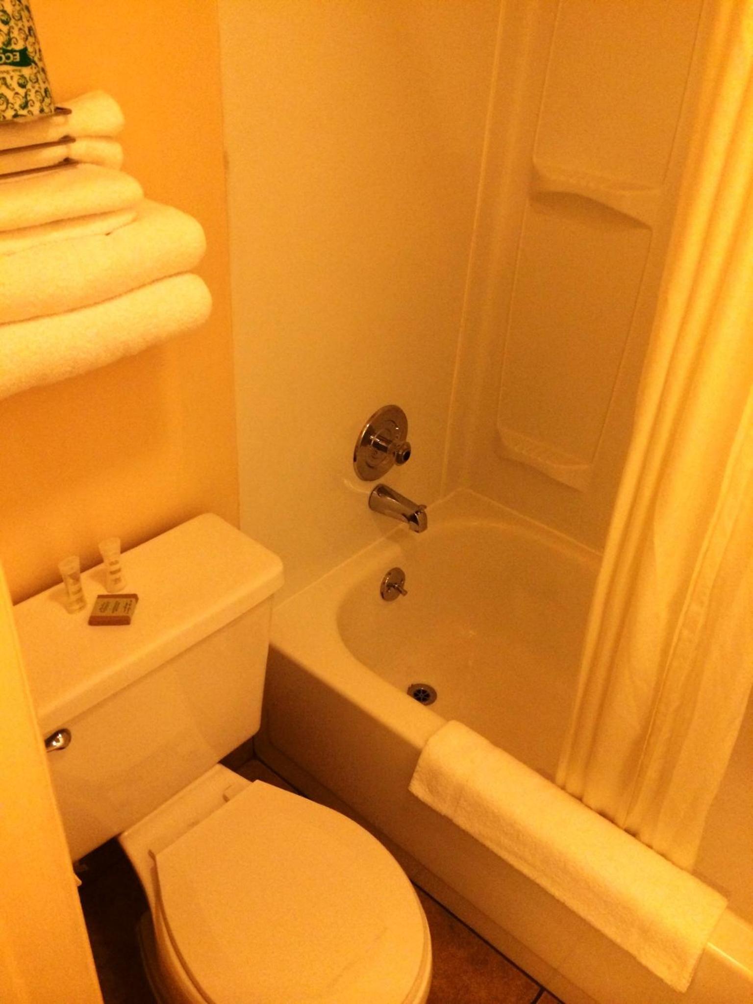 Super 8 by Wyndham Idaho Falls photo 36