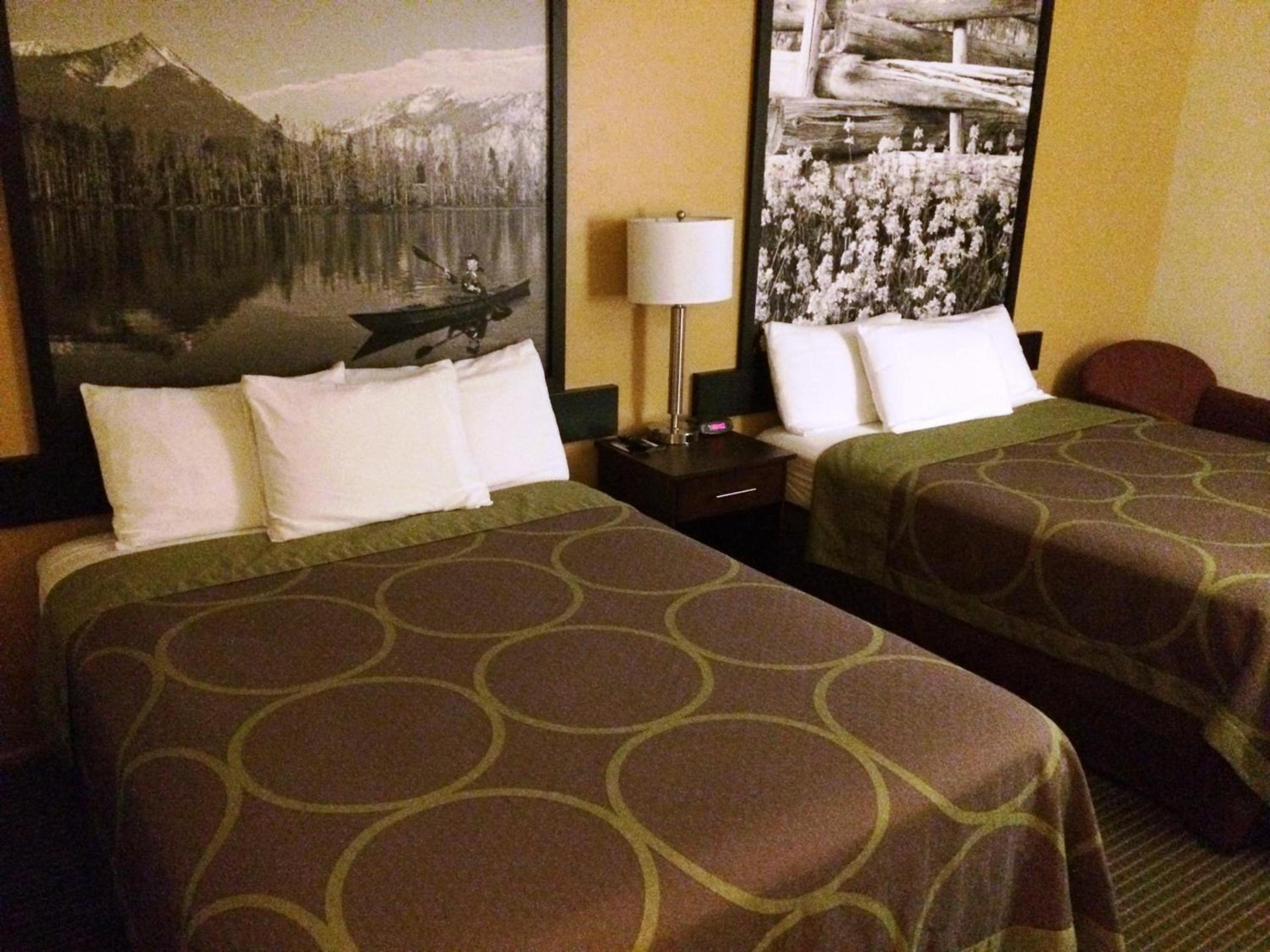 Super 8 by Wyndham Idaho Falls photo 37