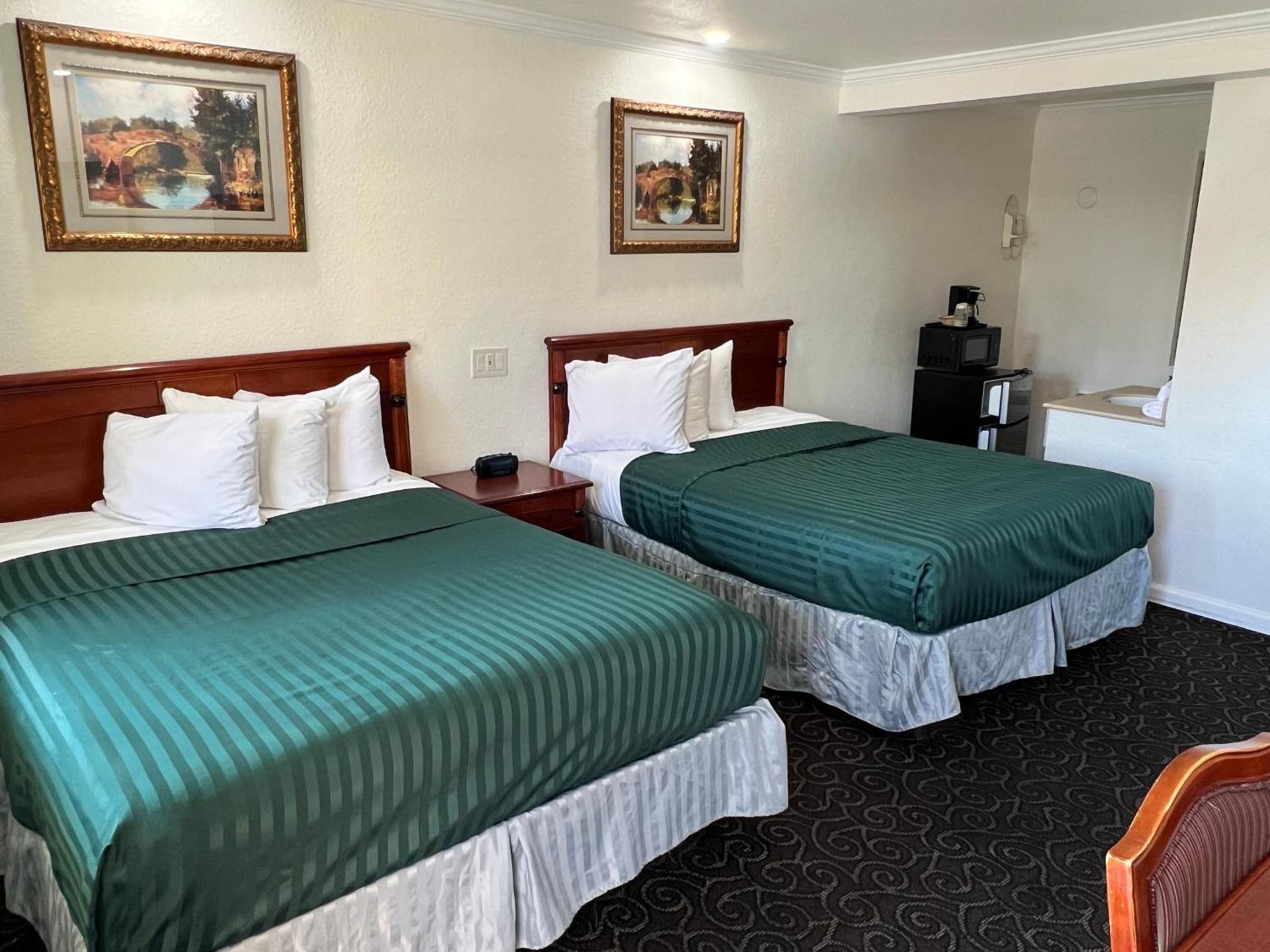 Americas Best Value Inn Hanford photo 10