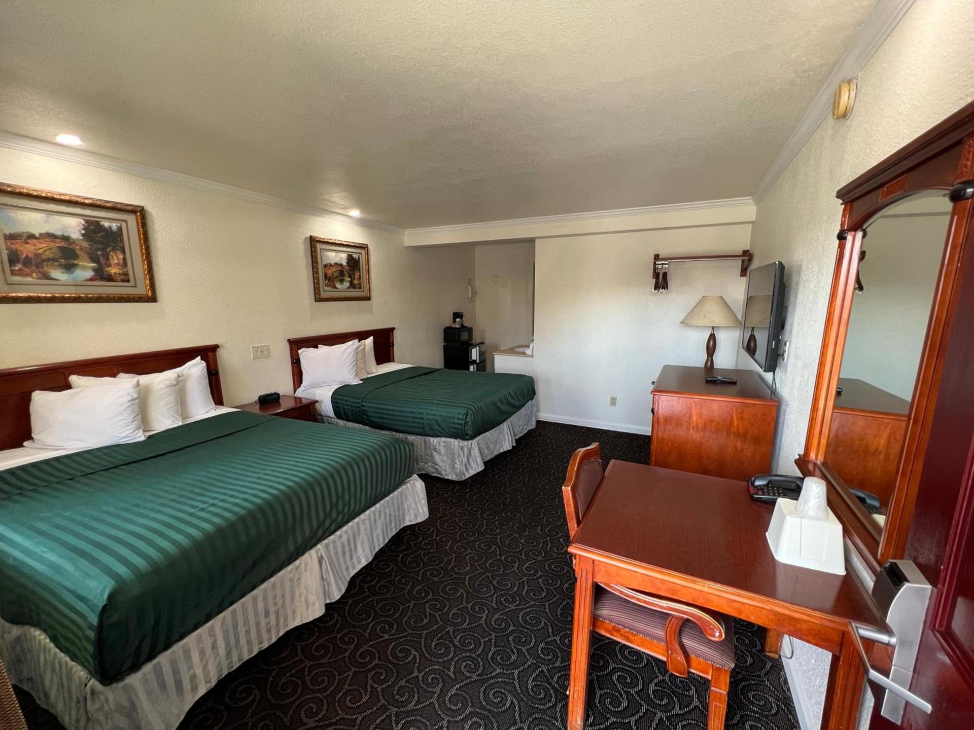 Americas Best Value Inn Hanford photo 19