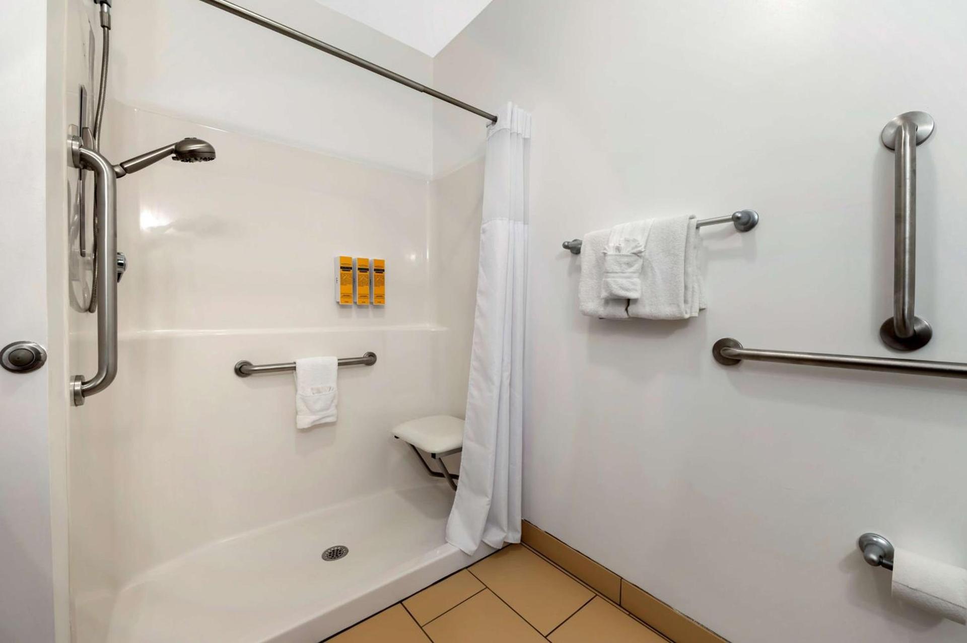 Best Western Plus Covered Bridge Inn photo 23