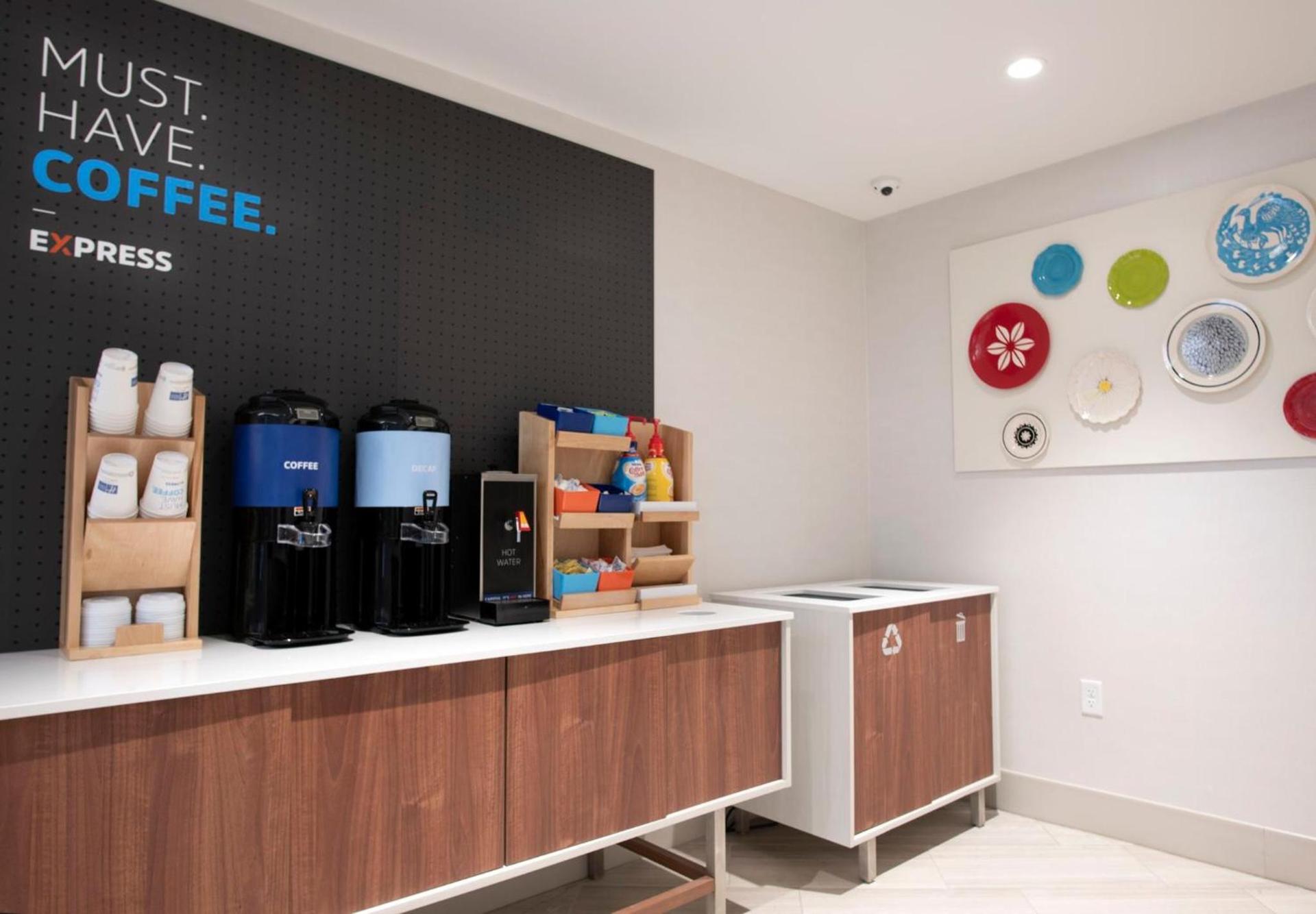Holiday Inn Express & Suites Jersey City - Holland Tunnel by IHG photo 39