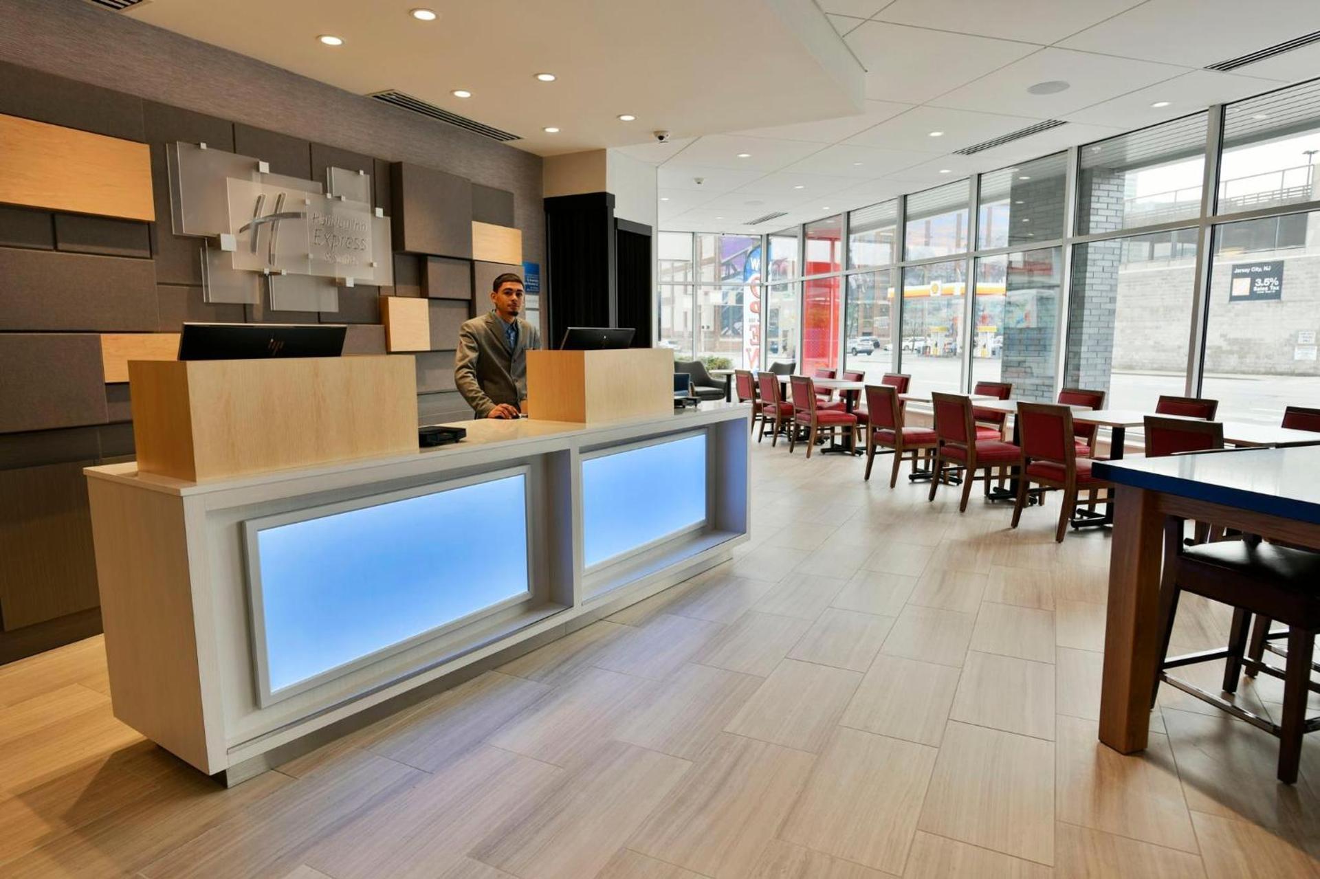 Holiday Inn Express & Suites Jersey City - Holland Tunnel by IHG photo 33