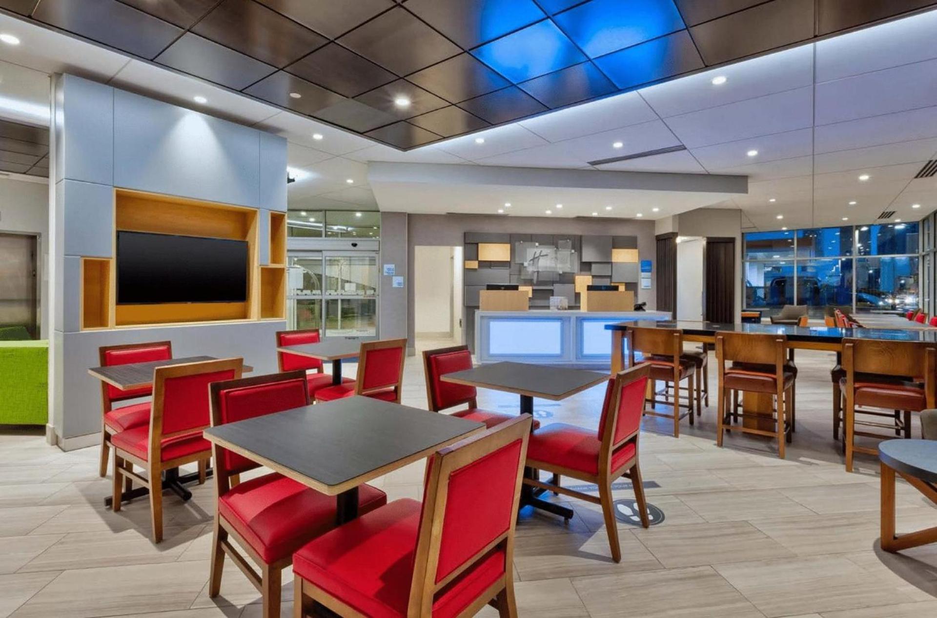 Holiday Inn Express & Suites Jersey City - Holland Tunnel by IHG photo 41
