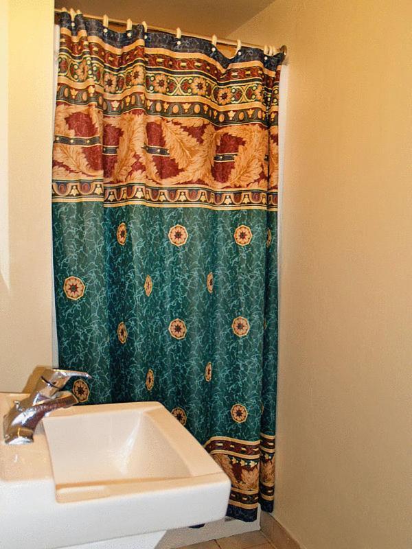 Boulevard Inn photo 25