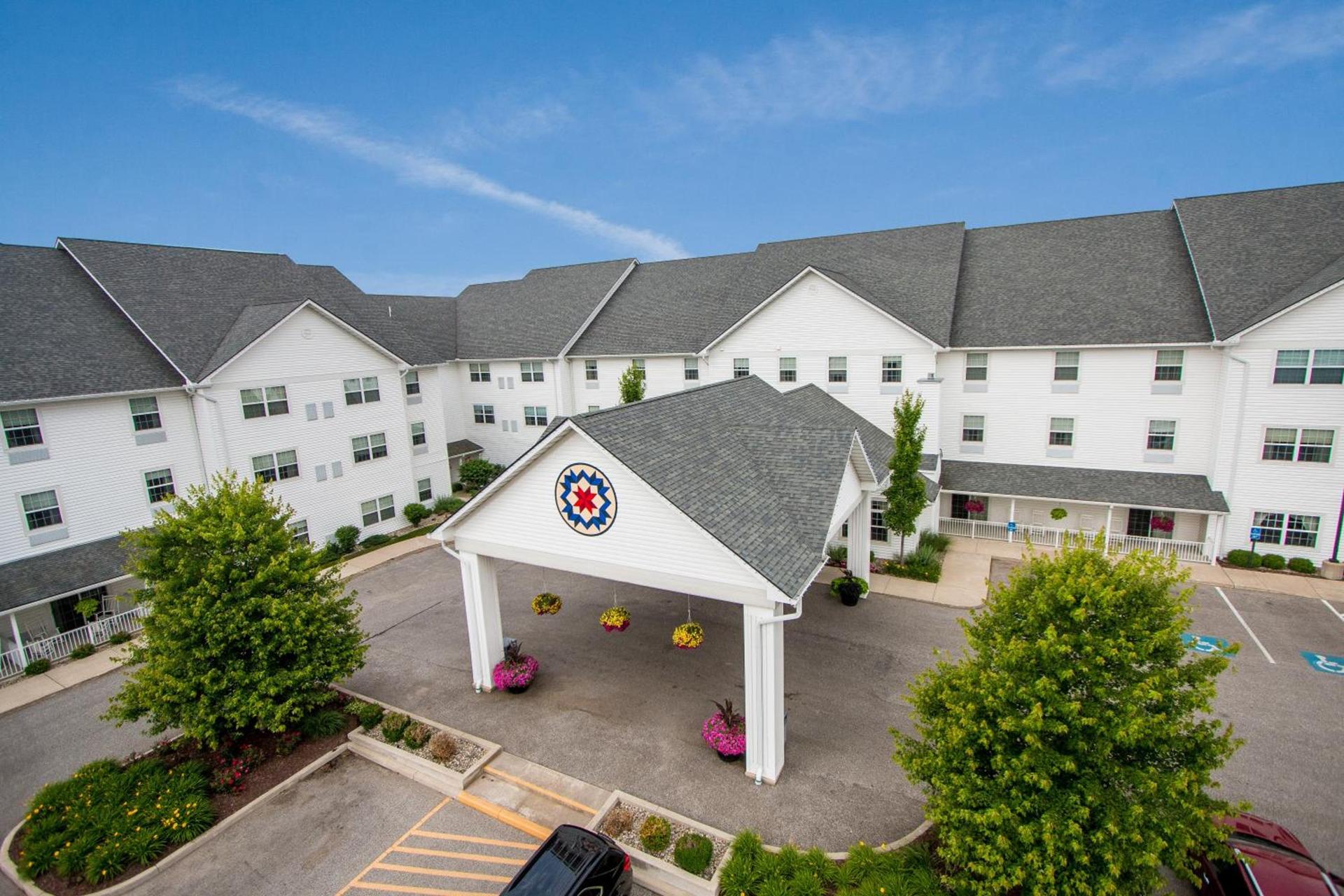 Blue Gate Garden Inn — hotel in Shipshewana