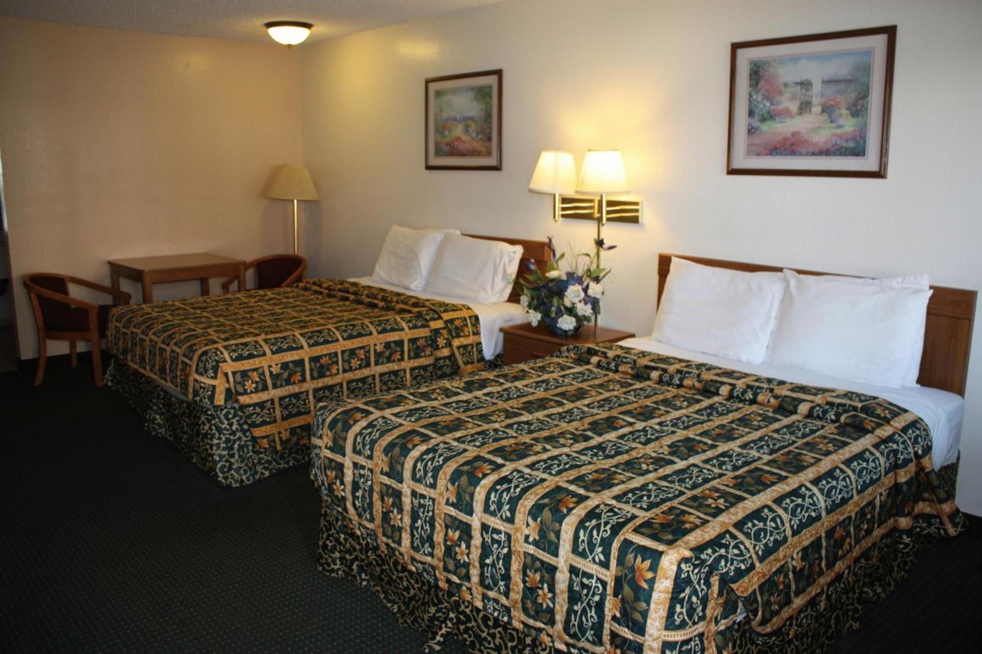 Super 8 by Wyndham Visalia photo 17