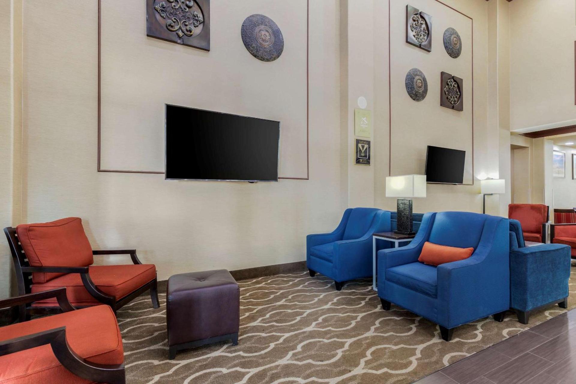 Comfort Suites Pflugerville - Austin North photo 2