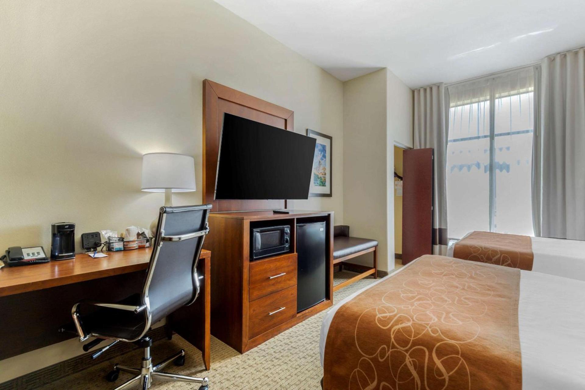 Comfort Suites Pflugerville - Austin North photo 15