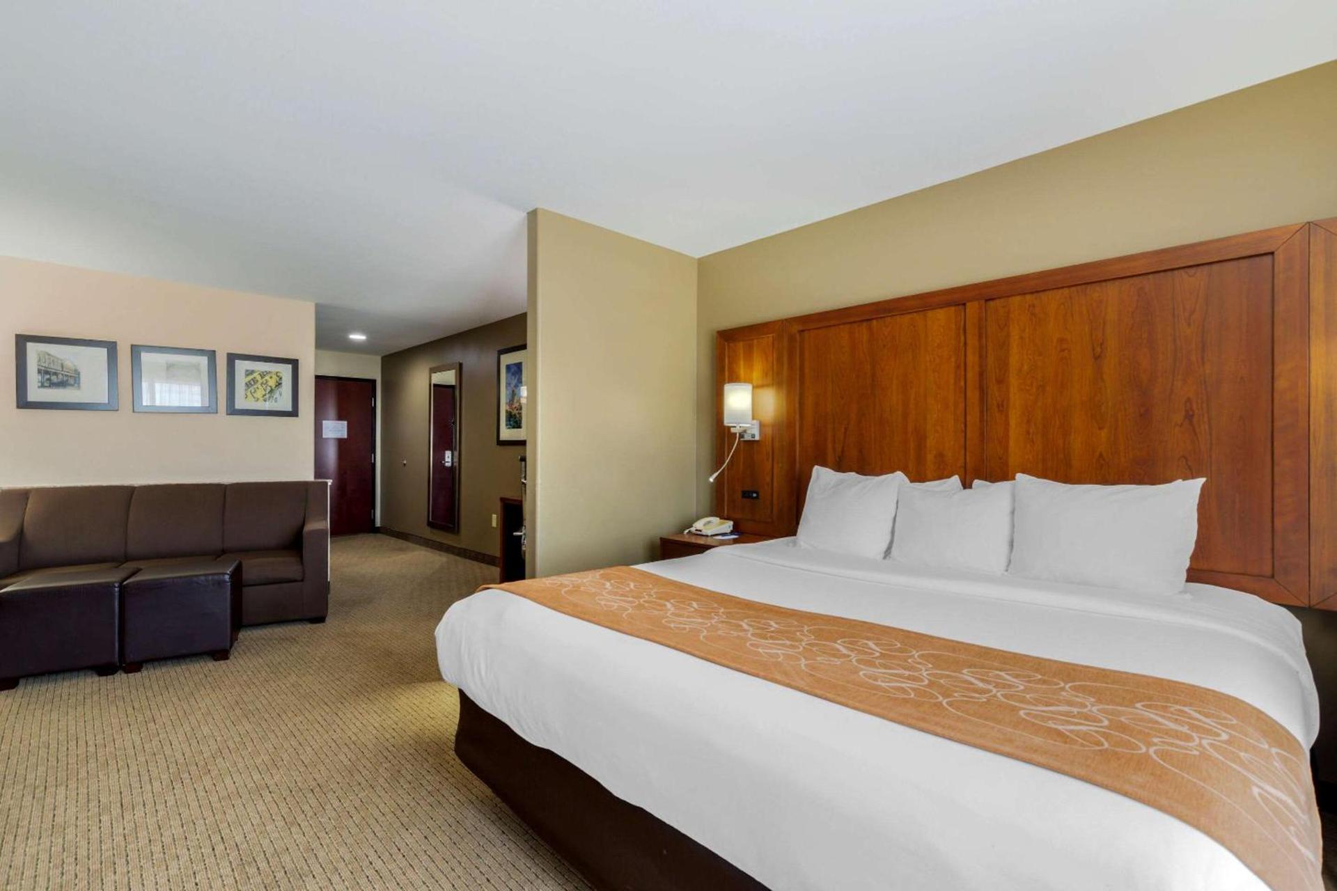 Comfort Suites Pflugerville - Austin North photo 18