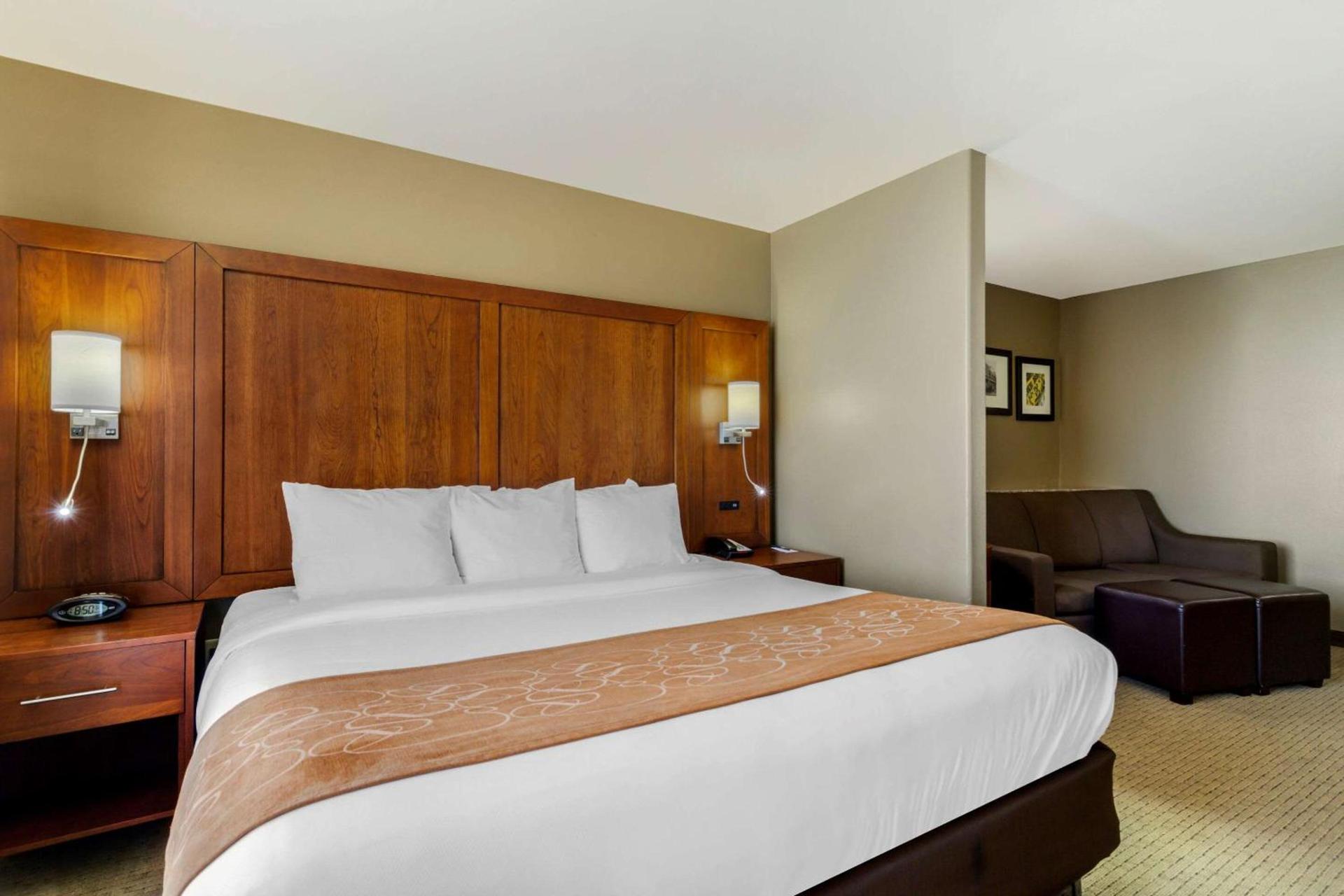 Comfort Suites Pflugerville - Austin North photo 12