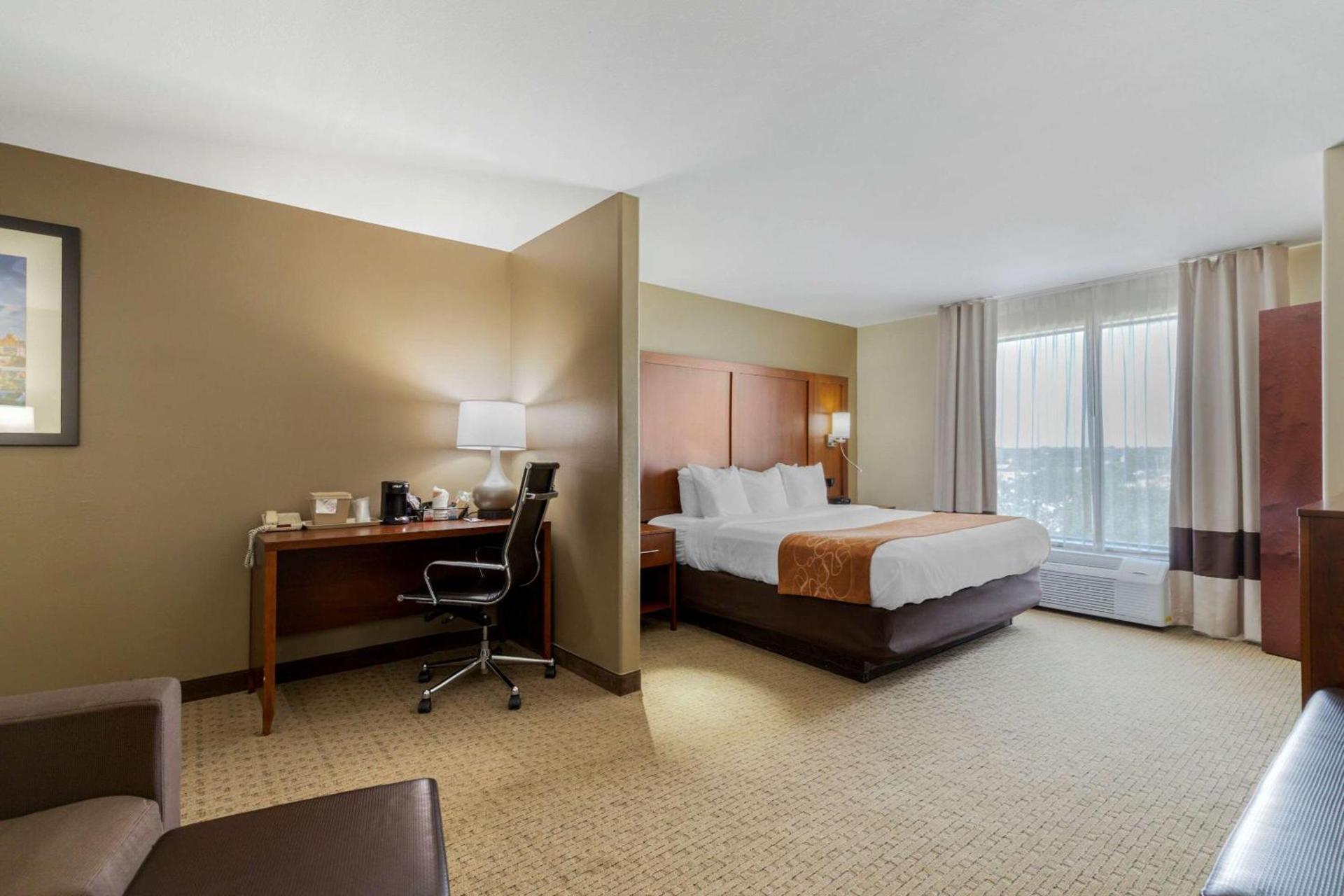 Comfort Suites Pflugerville - Austin North photo 22
