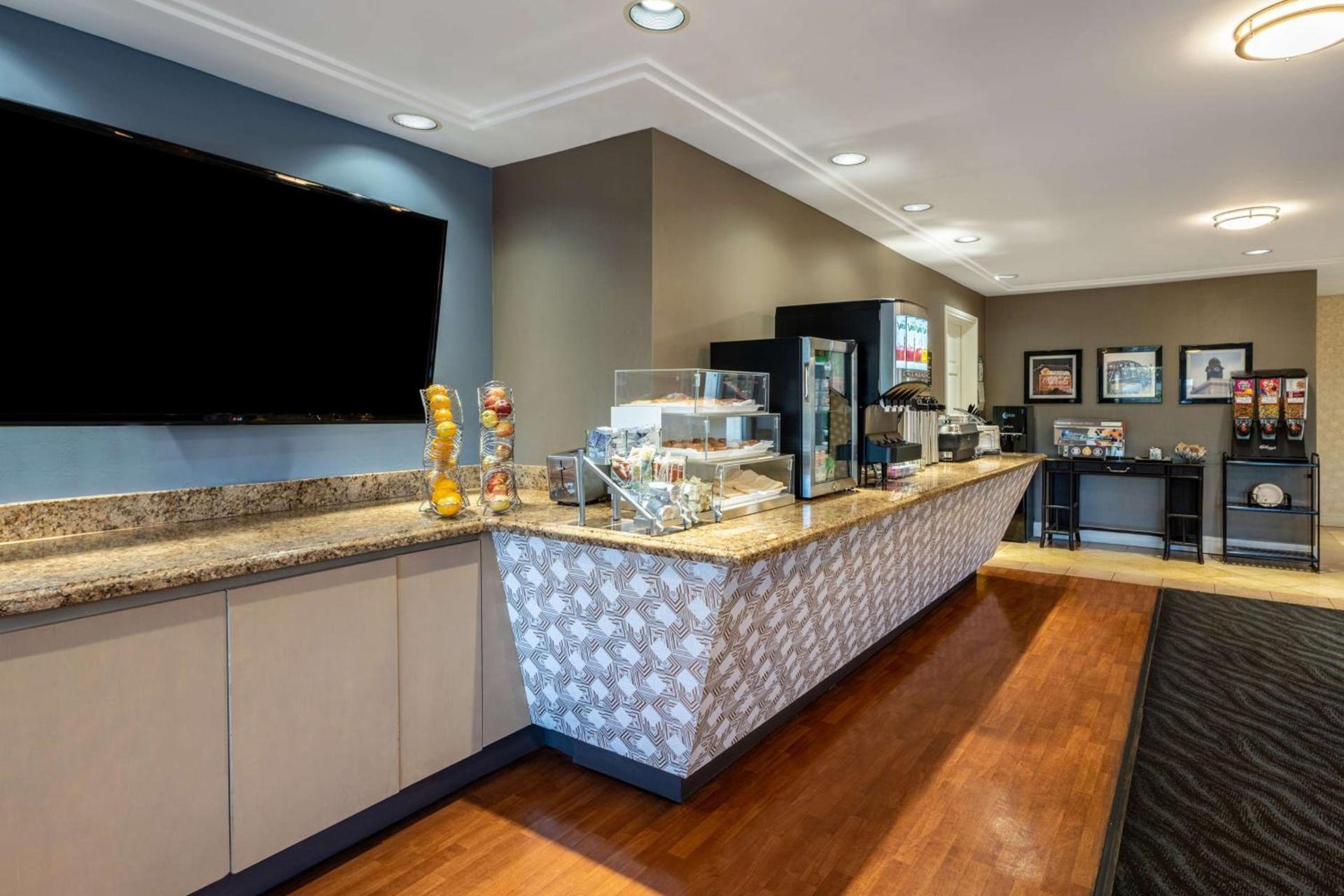 SureStay Plus Hotel by Best Western Mountain View photo 5