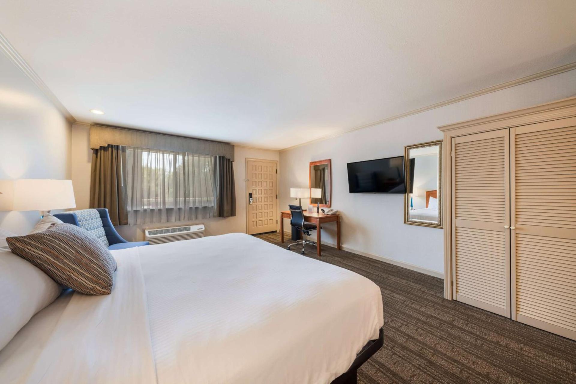 SureStay Plus Hotel by Best Western Mountain View photo 13