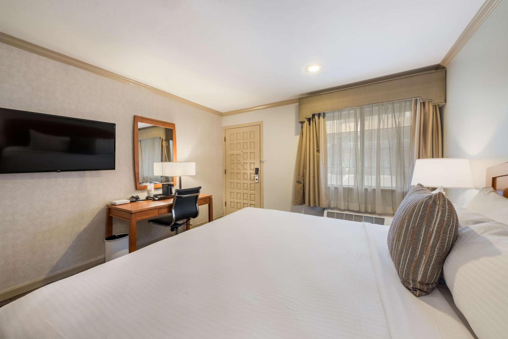 SureStay Plus Hotel by Best Western Mountain View photo 19