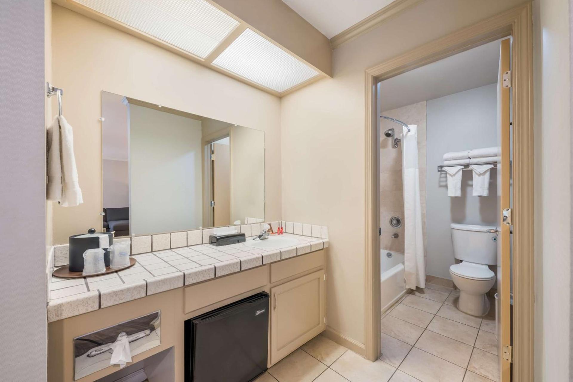 SureStay Plus Hotel by Best Western Mountain View photo 25