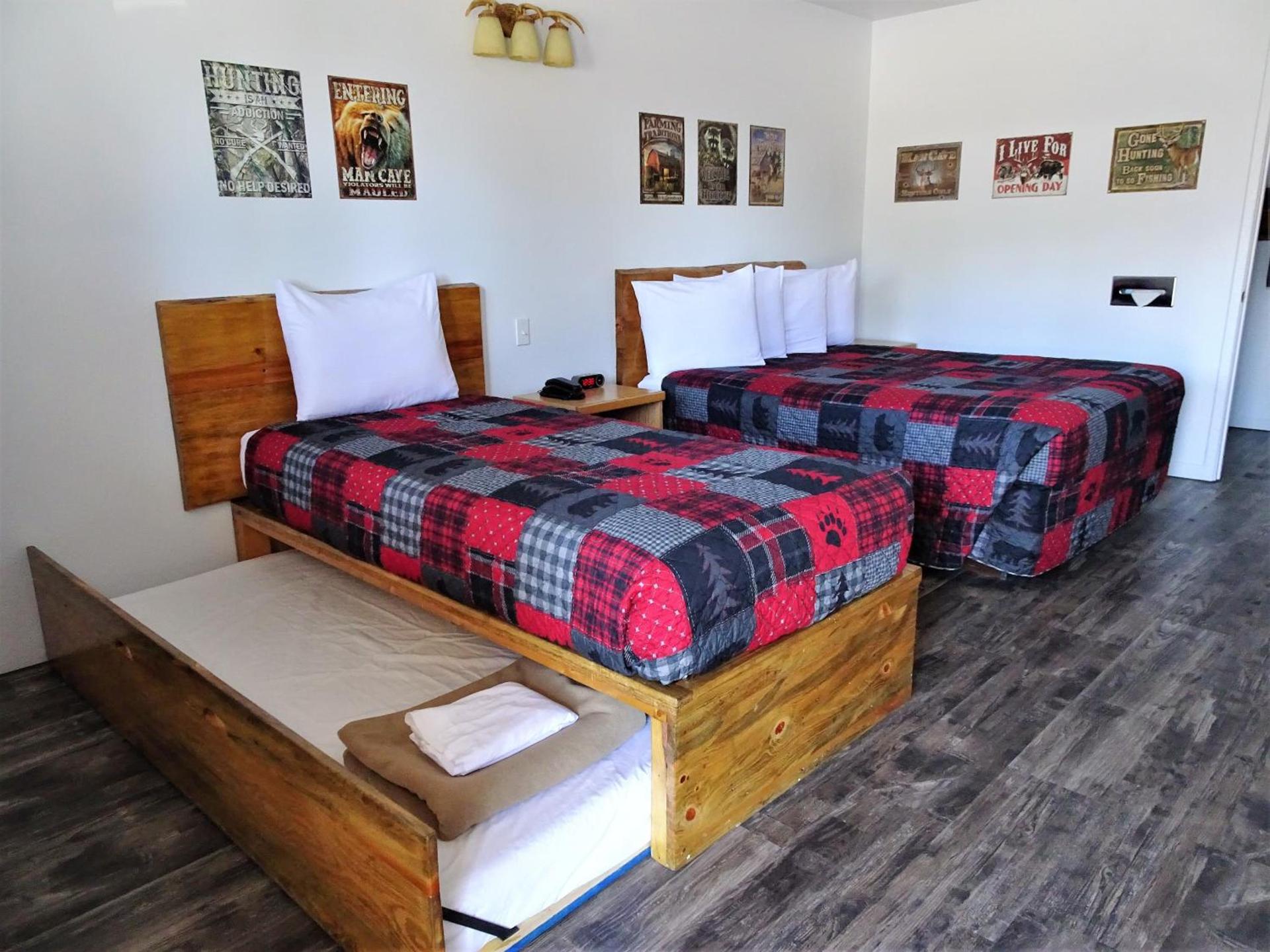 Eagle's Nest Motel photo 14