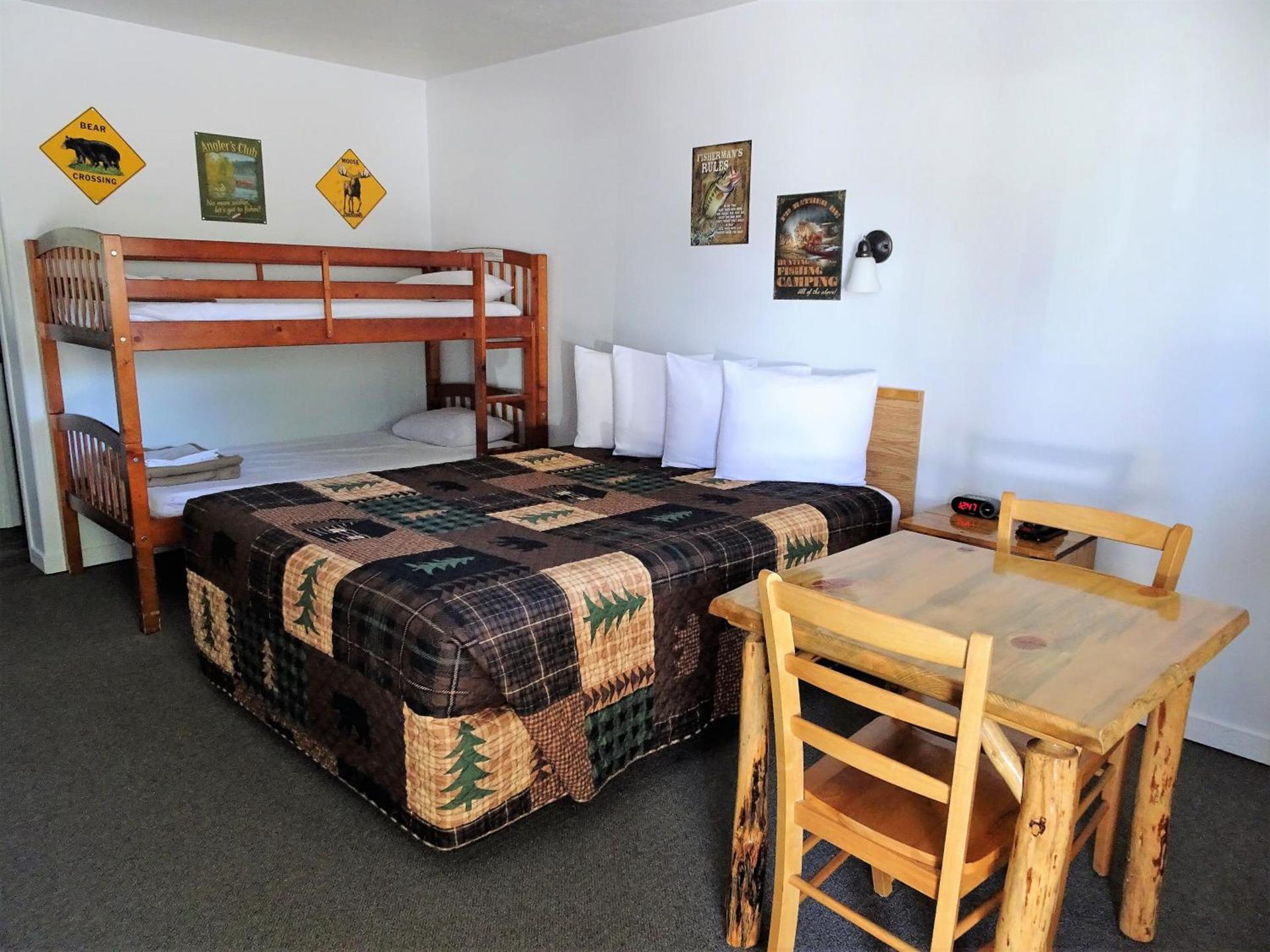 Eagle's Nest Motel photo 25
