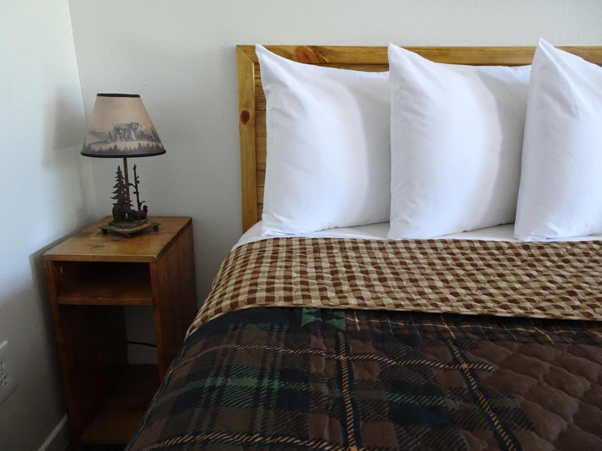 Eagle's Nest Motel photo 37