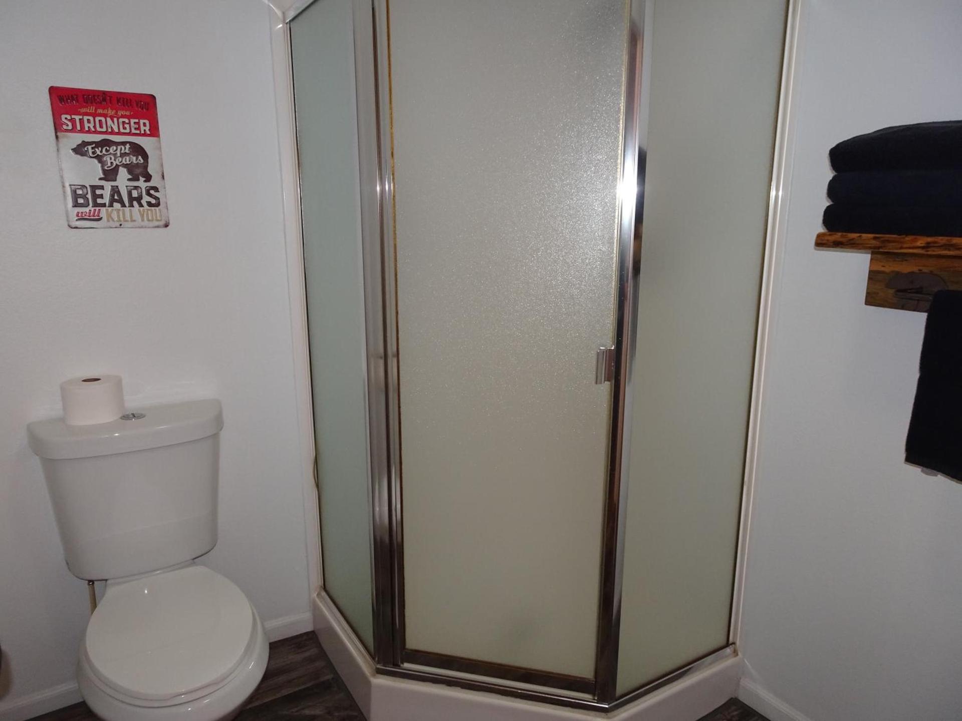 Eagle's Nest Motel photo 24