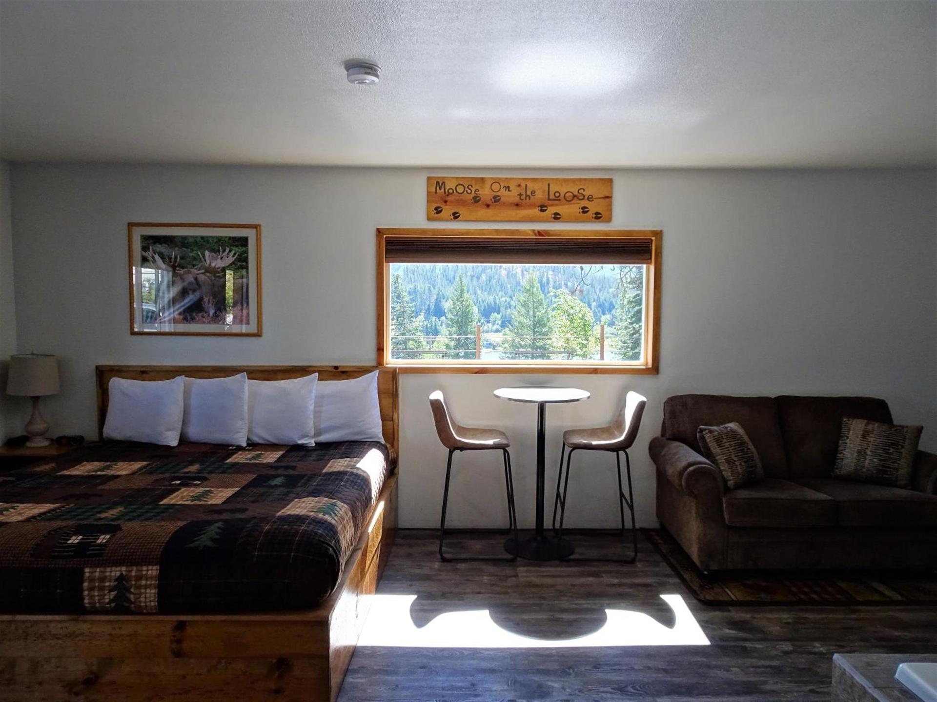 Eagle's Nest Motel photo 27