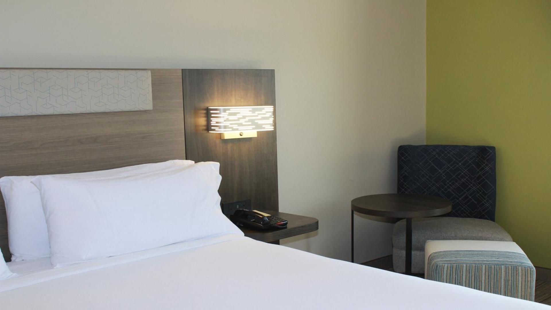 Holiday Inn Express & Suites Wilson-Downtown by IHG photo 11