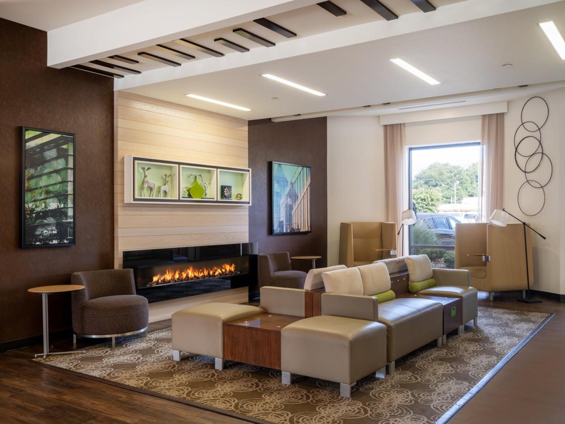 Holiday Inn Greensboro Coliseum by IHG photo 20