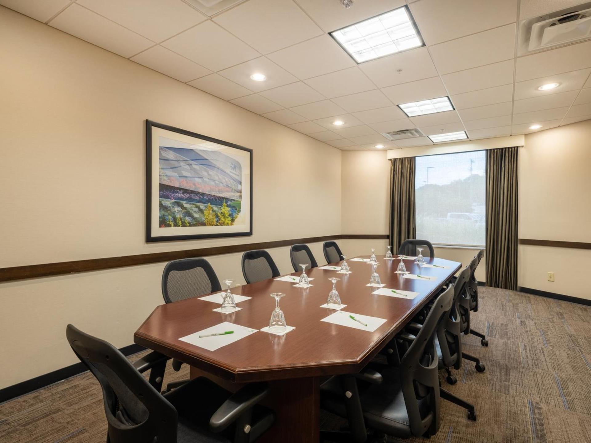 Holiday Inn Greensboro Coliseum by IHG photo 33