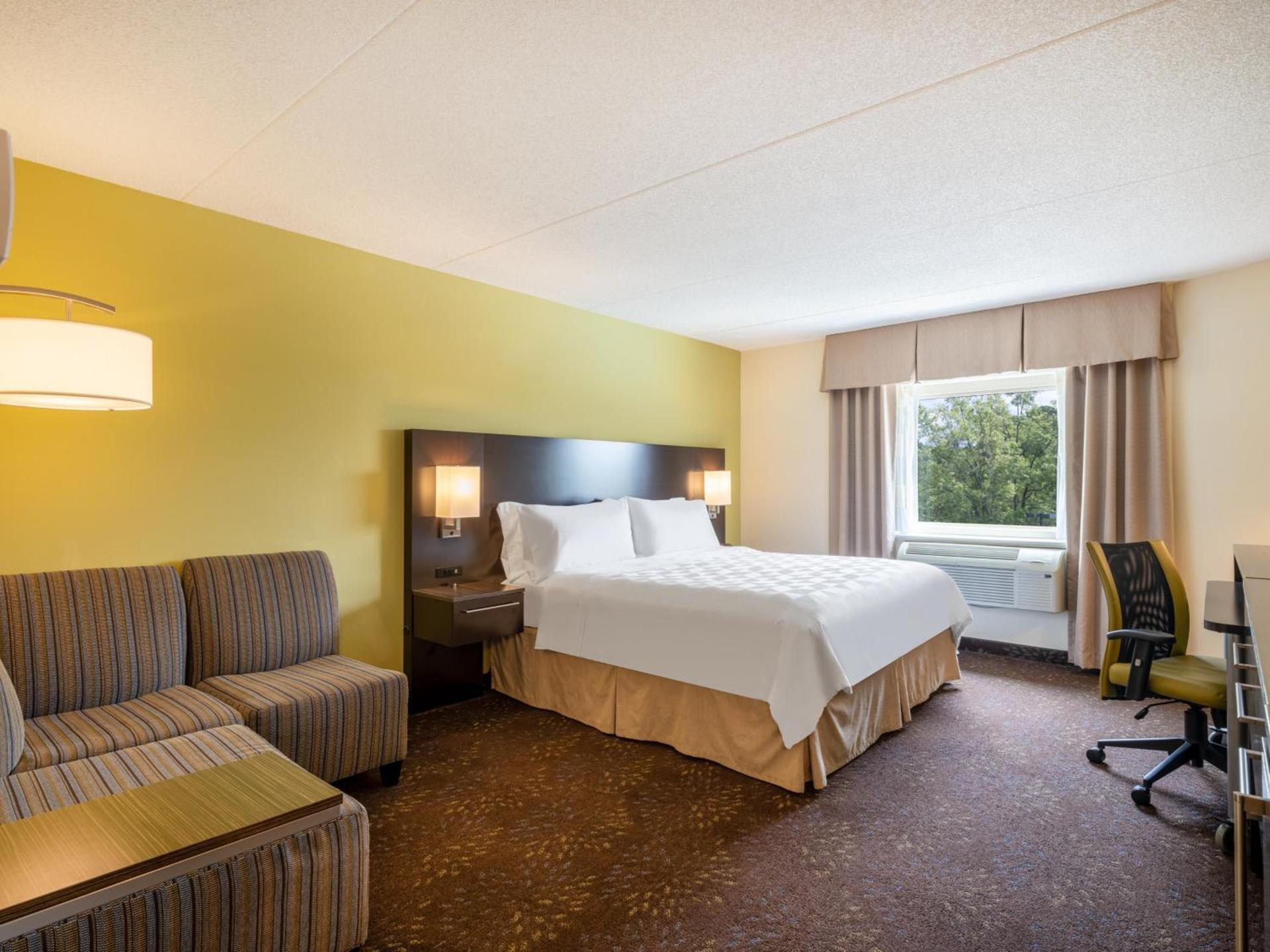 Holiday Inn Greensboro Coliseum by IHG photo 10