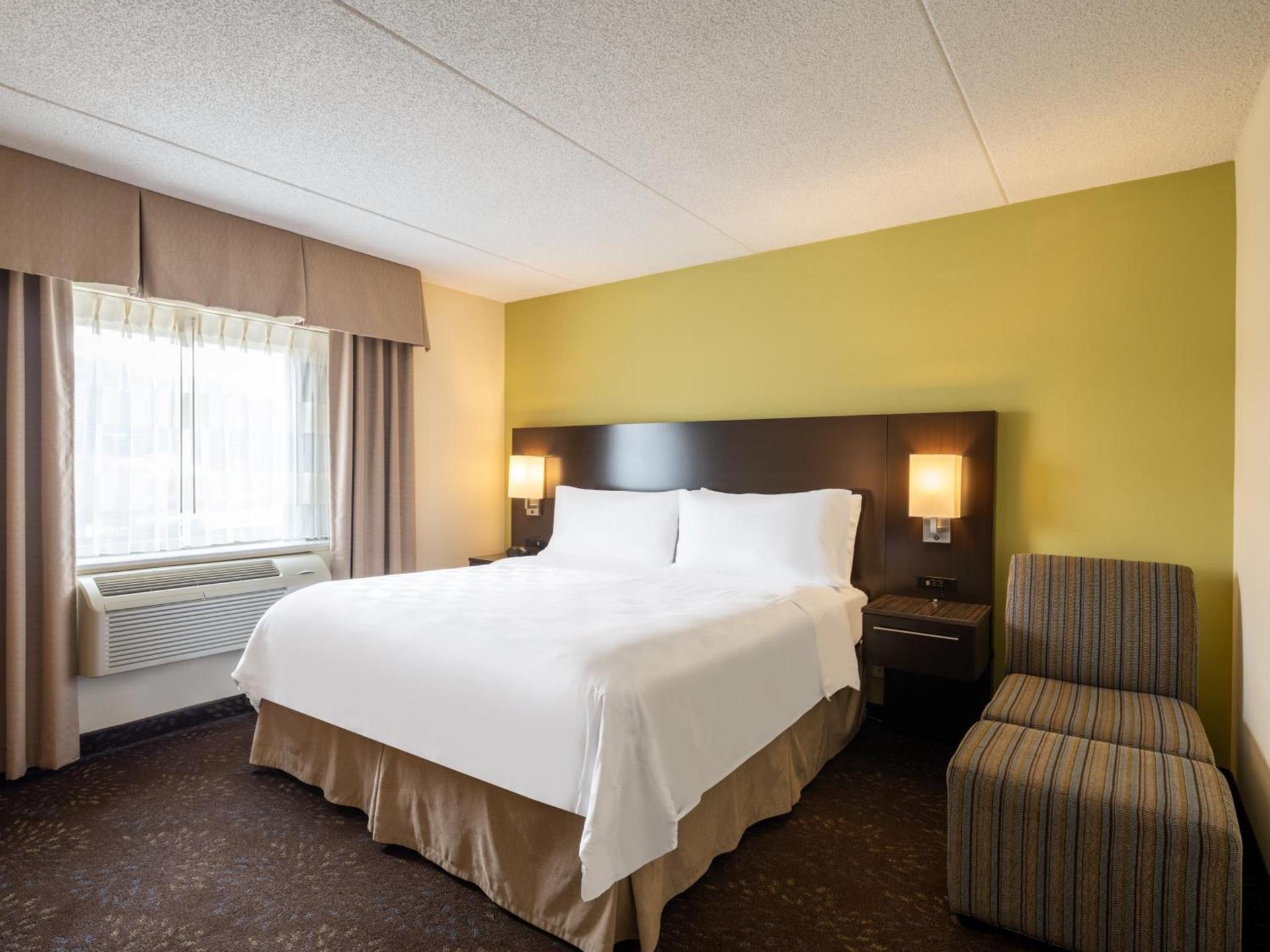 Holiday Inn Greensboro Coliseum by IHG photo 25