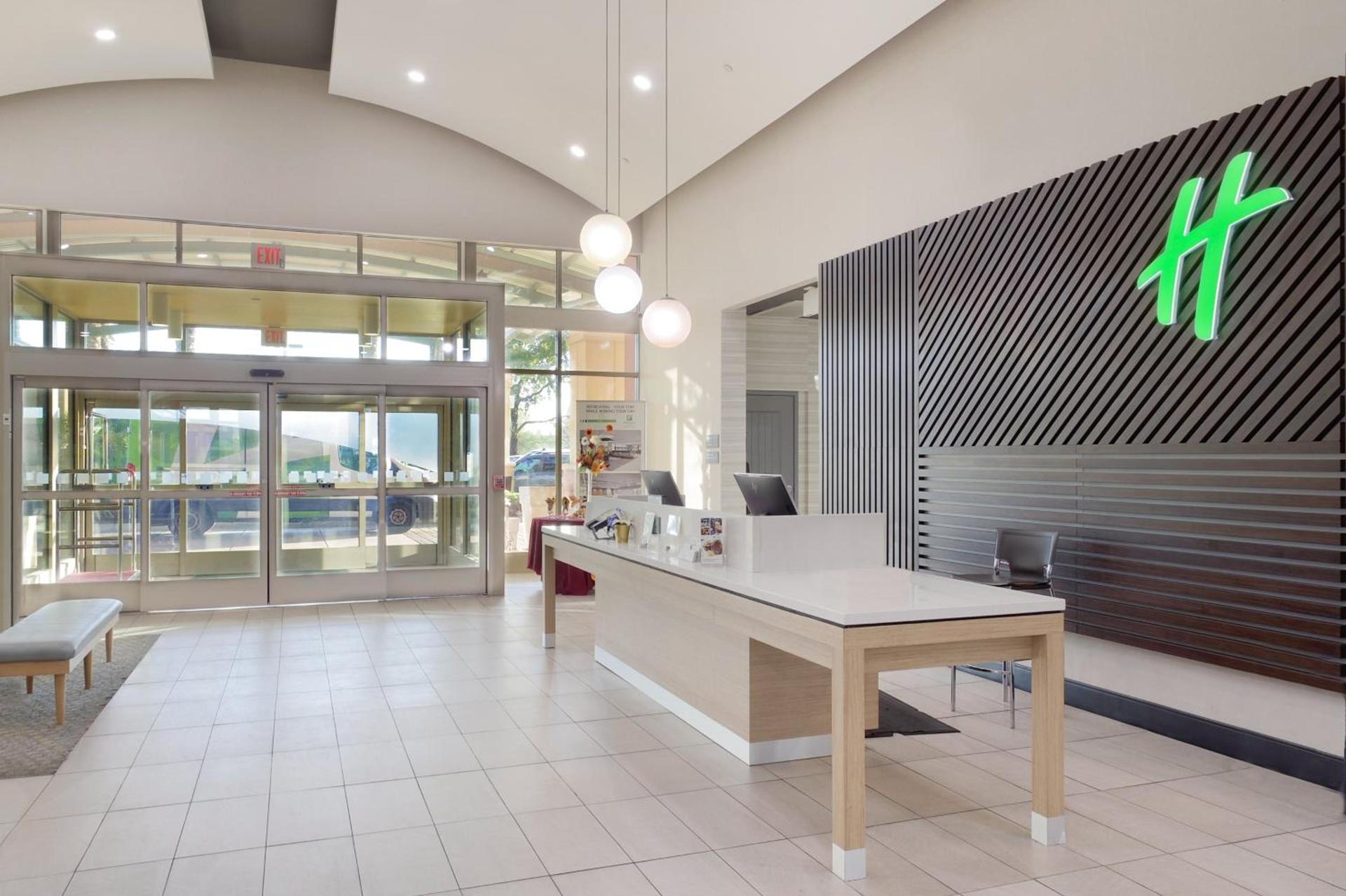 Holiday Inn & Suites Phoenix Airport by IHG photo 45