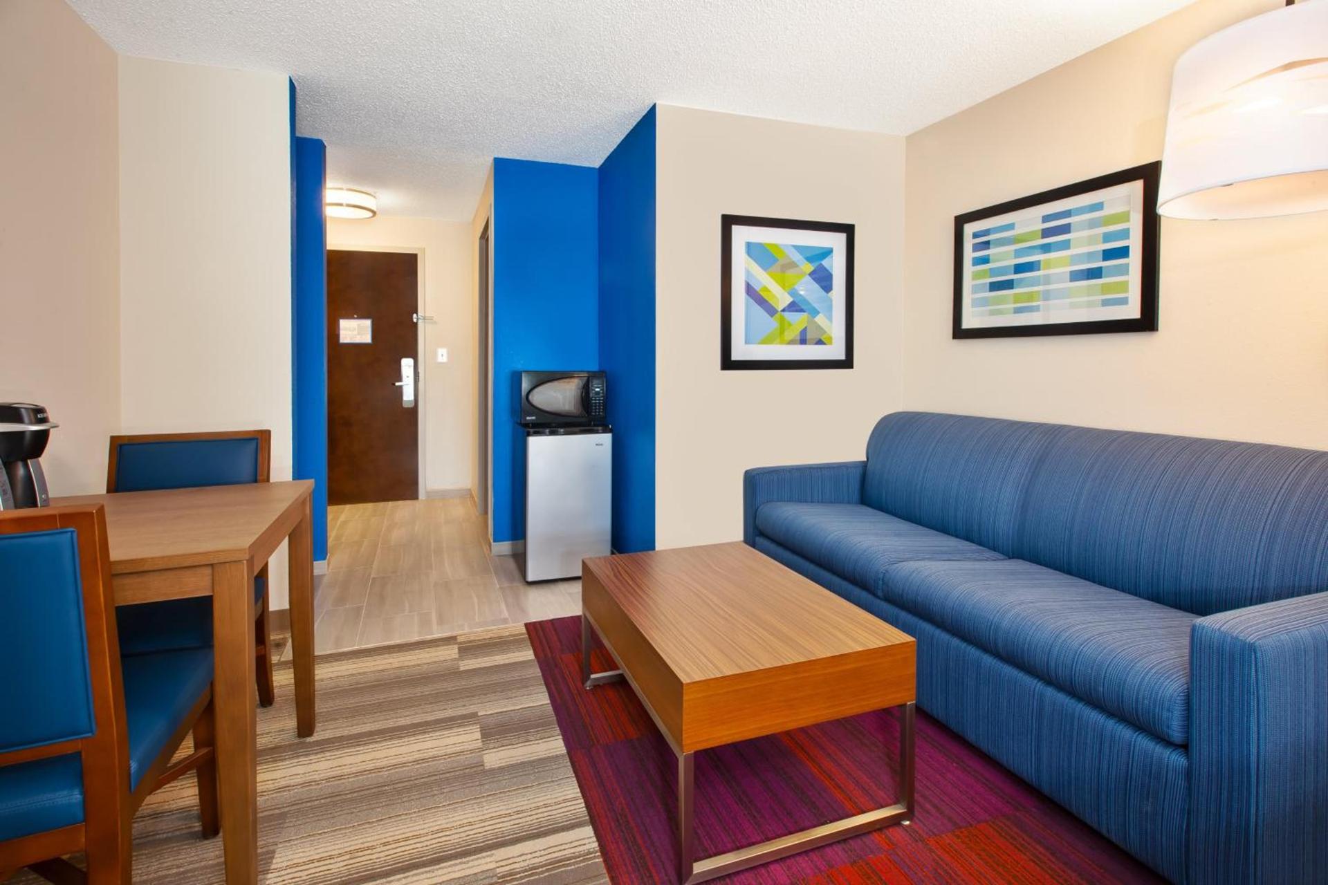 Holiday Inn Express Hotel & Suites Warrenton by IHG photo 49