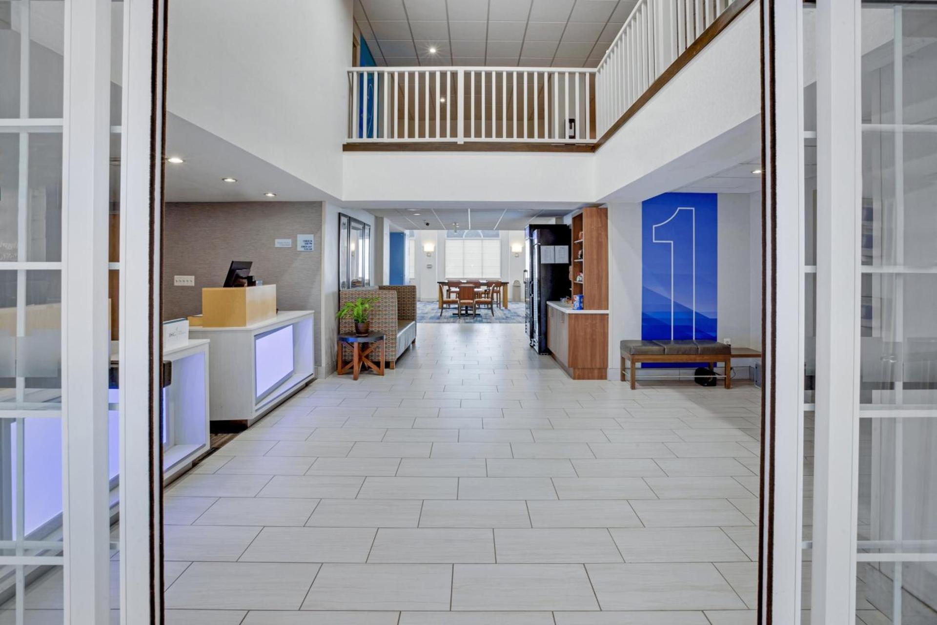 Holiday Inn Express Hotel & Suites Warrenton by IHG photo 15