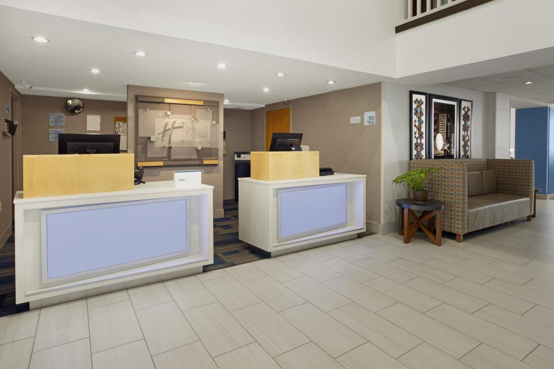Holiday Inn Express Hotel & Suites Warrenton by IHG photo 16