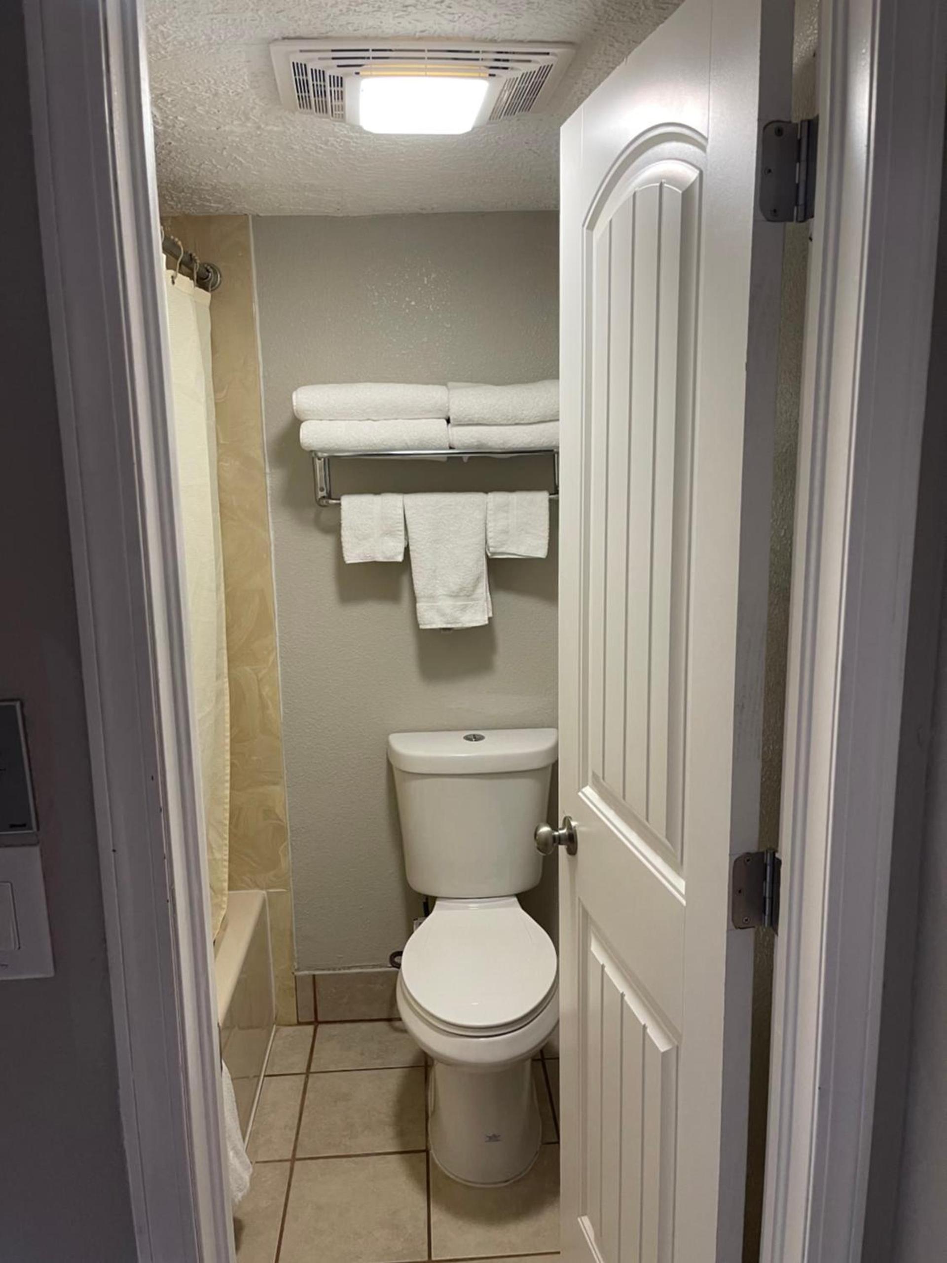 Stratford House Inn photo 19