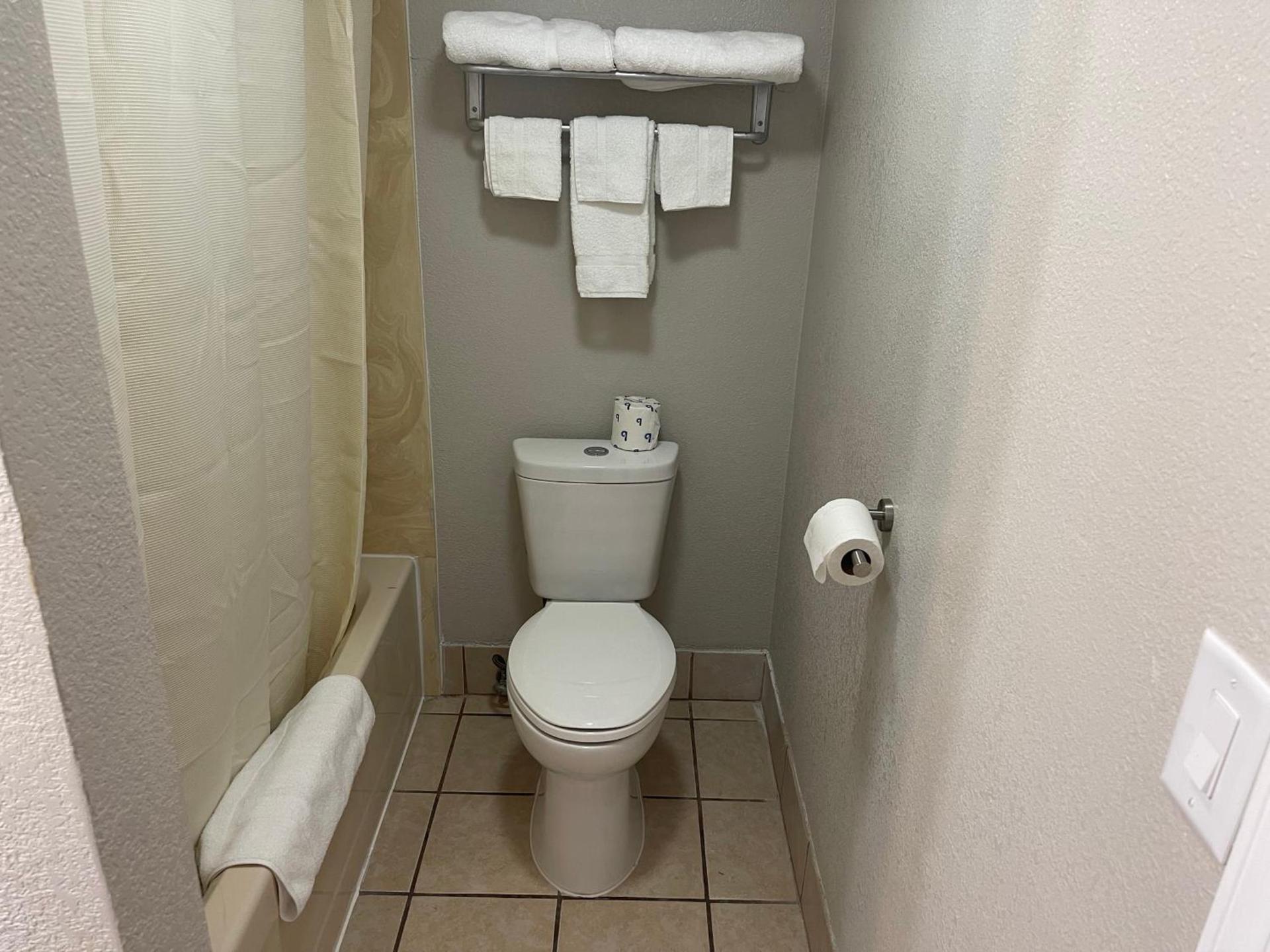 Stratford House Inn photo 16