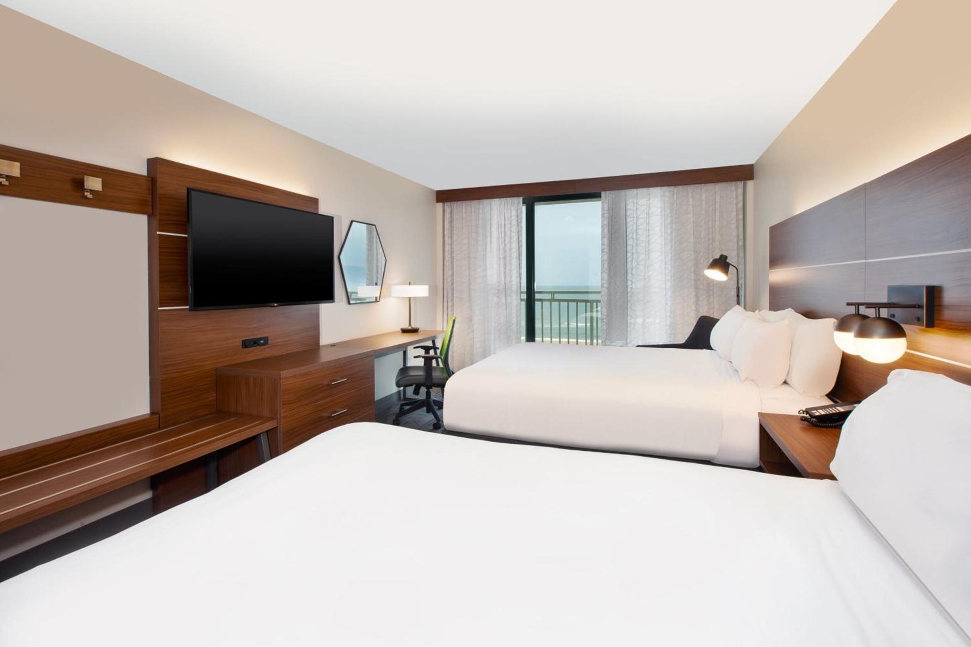 Holiday Inn Express & Suites VA Beach Oceanfront by IHG photo 28